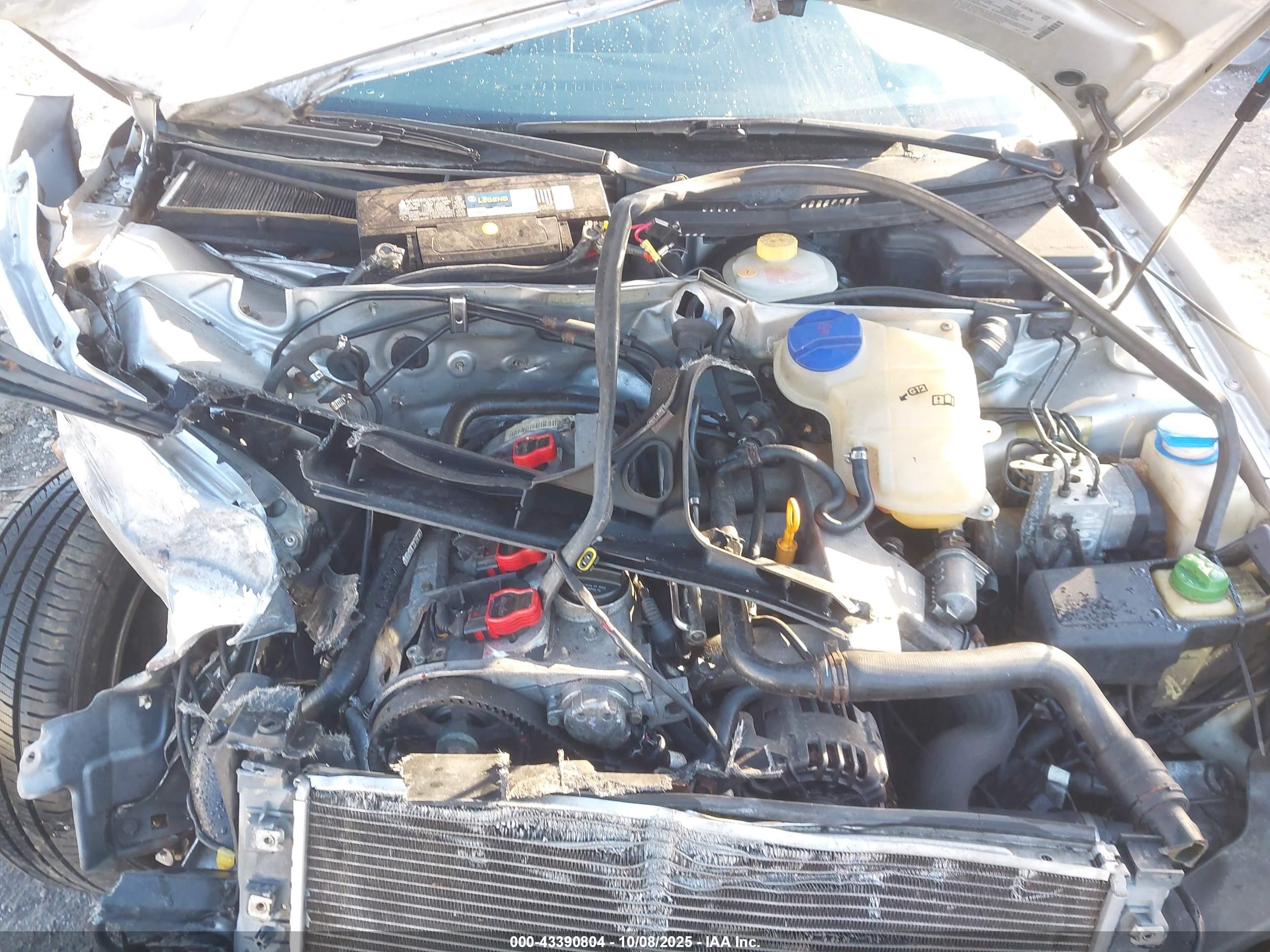 2000 Audi A4 1.8 T Серебряный vin: WAUDC28D1YA091259