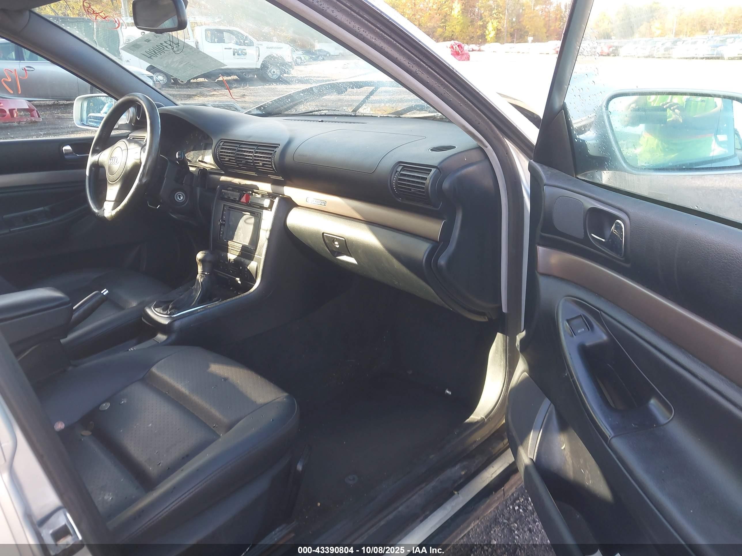 2000 Audi A4 1.8 T Серебряный vin: WAUDC28D1YA091259