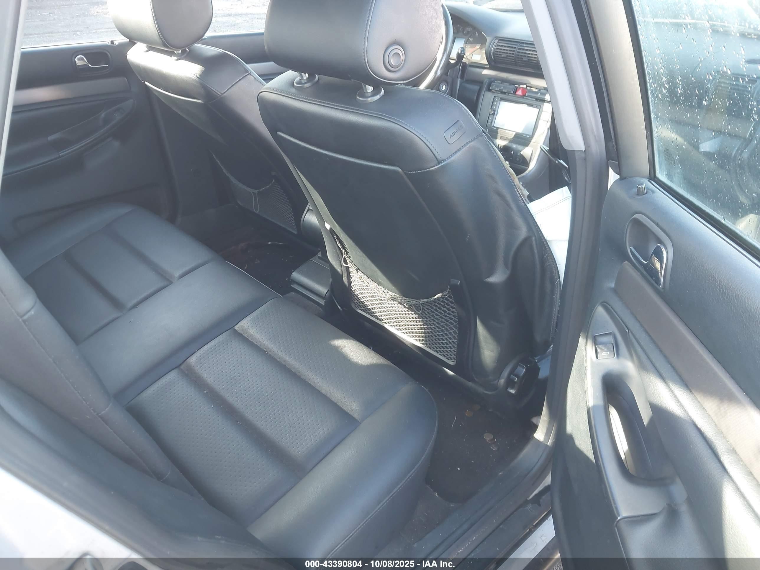 2000 Audi A4 1.8 T Серебряный vin: WAUDC28D1YA091259
