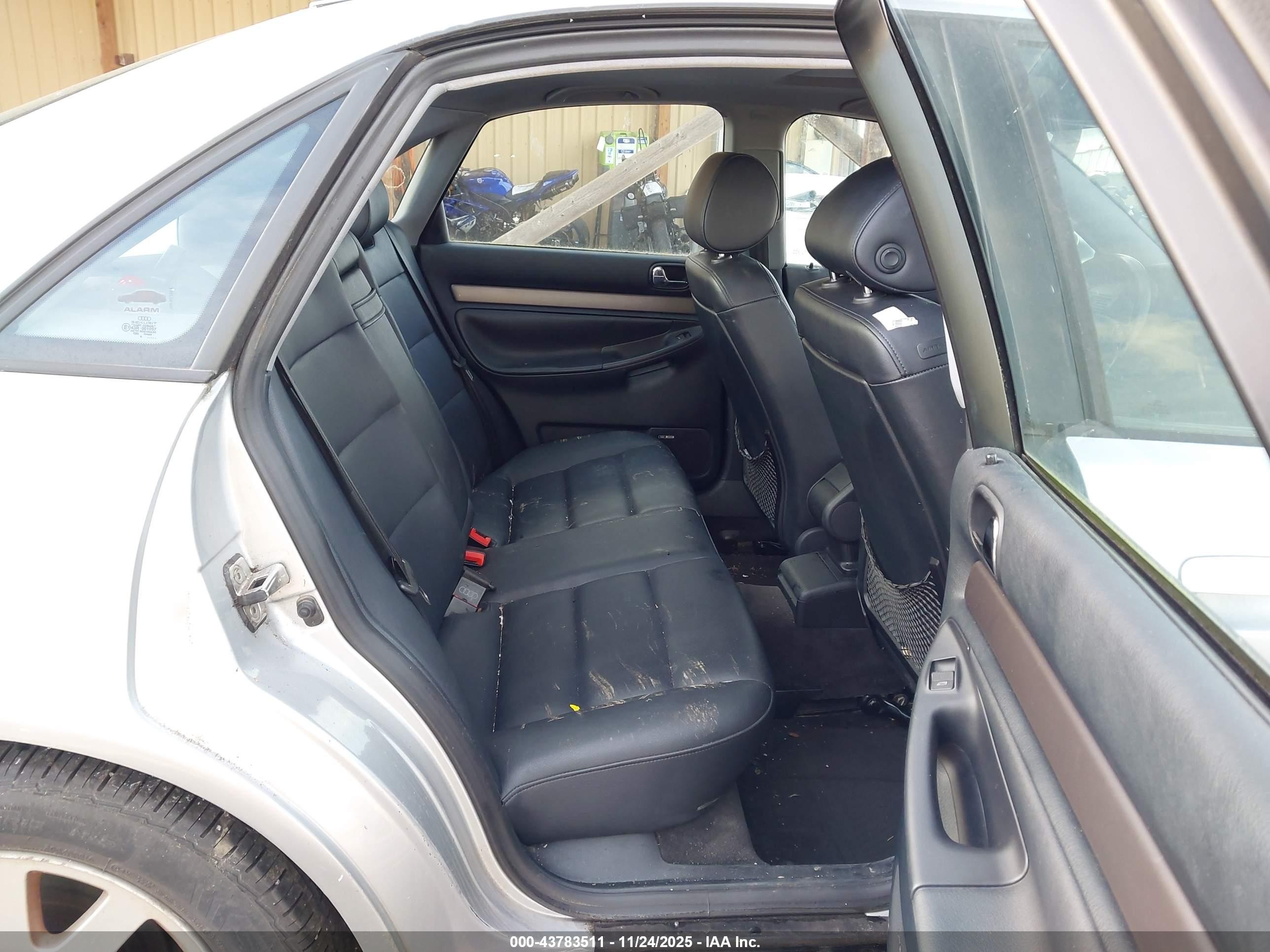 2000 Audi A4 1.8 T Серебряный vin: WAUDC68D8YA088513