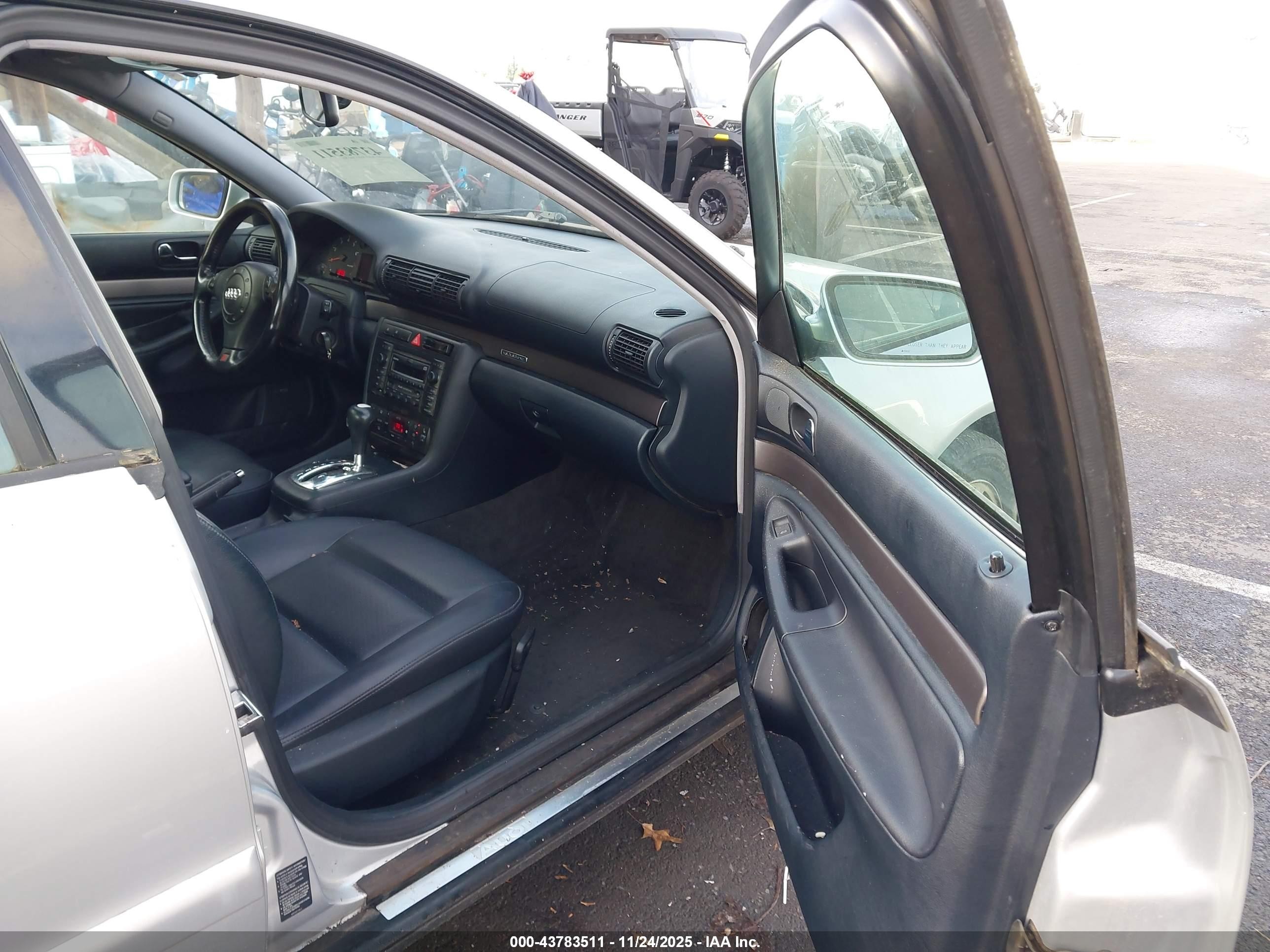 2000 Audi A4 1.8 T Серебряный vin: WAUDC68D8YA088513