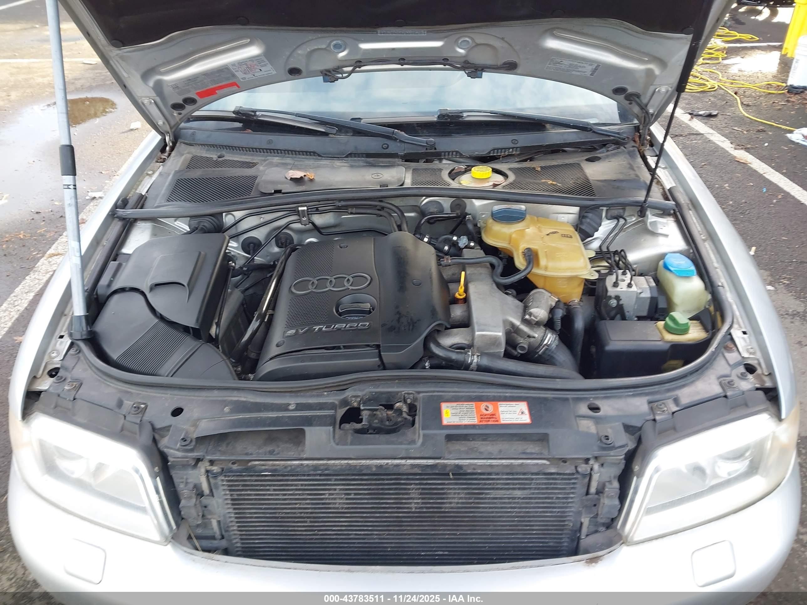 2000 Audi A4 1.8 T Серебряный vin: WAUDC68D8YA088513