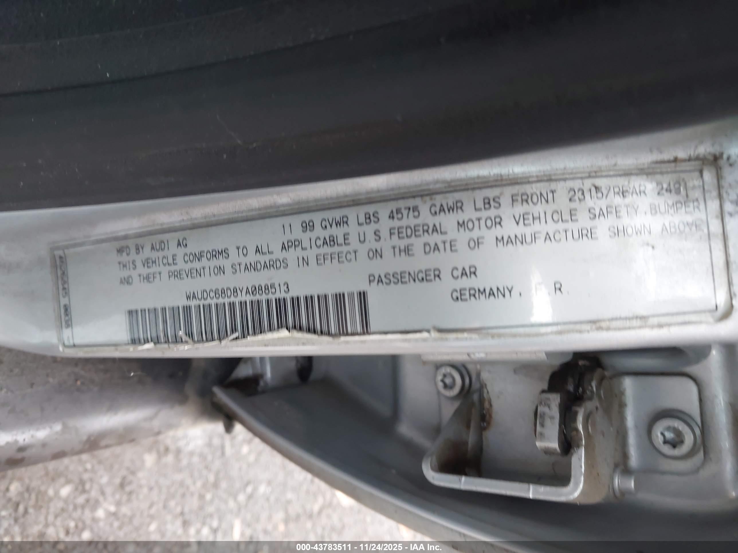 2000 Audi A4 1.8 T Серебряный vin: WAUDC68D8YA088513