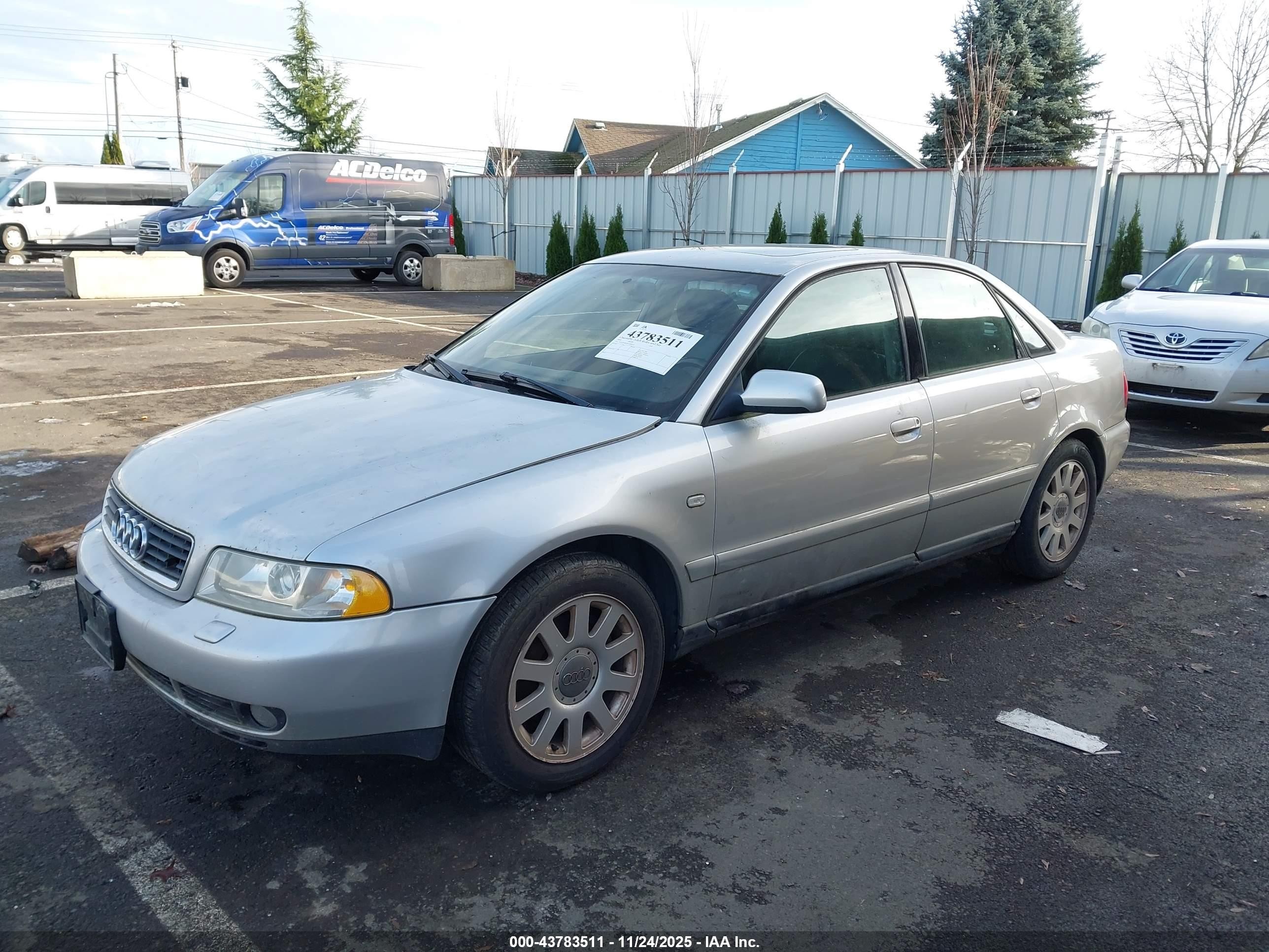2000 Audi A4 1.8 T Серебряный vin: WAUDC68D8YA088513