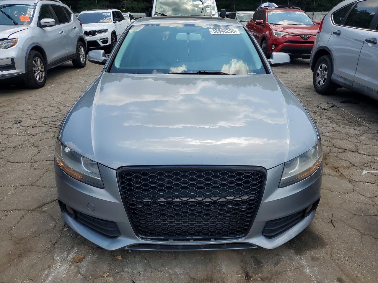 2011 Audi A4 Premium Серебряный vin: WAUDFAFL0BN015141