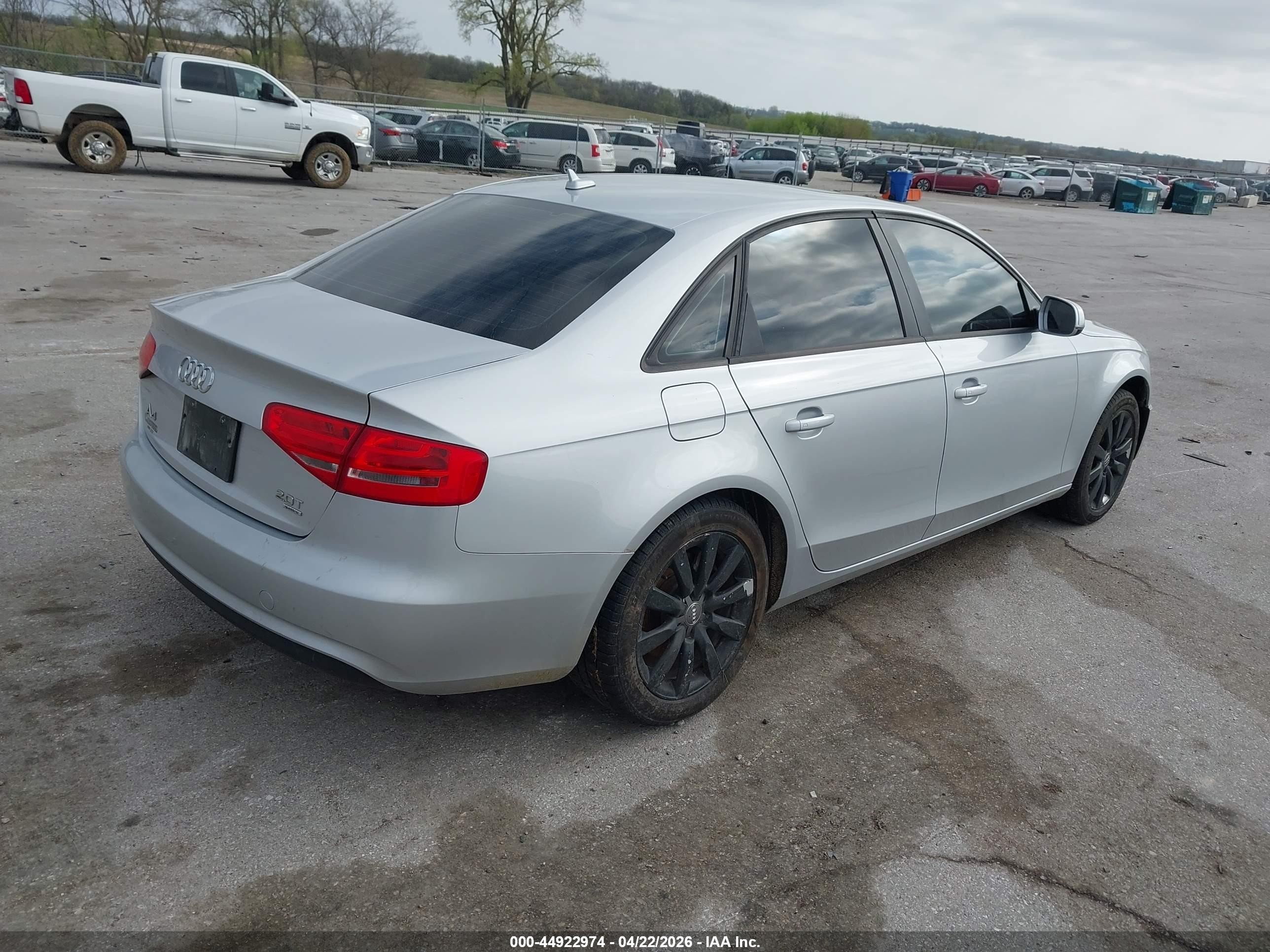 2013 Audi A4 2.0t Premium Silver vin: WAUDFAFL4DN043639