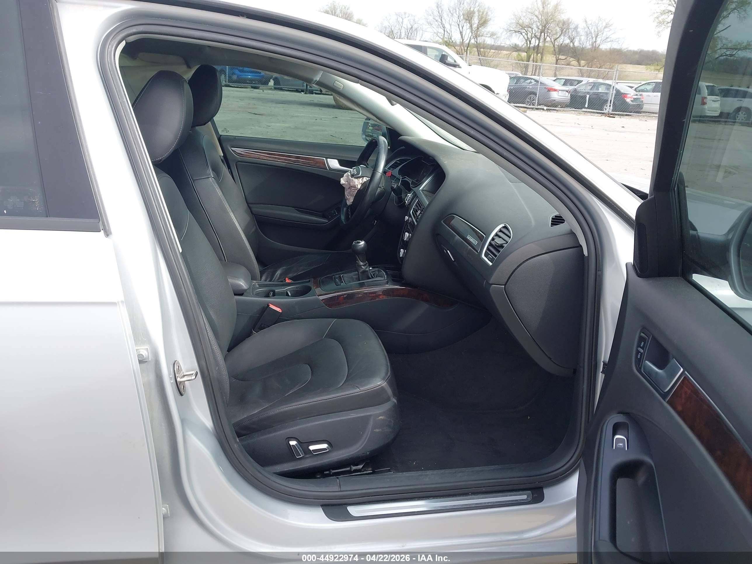 2013 Audi A4 2.0t Premium Silver vin: WAUDFAFL4DN043639