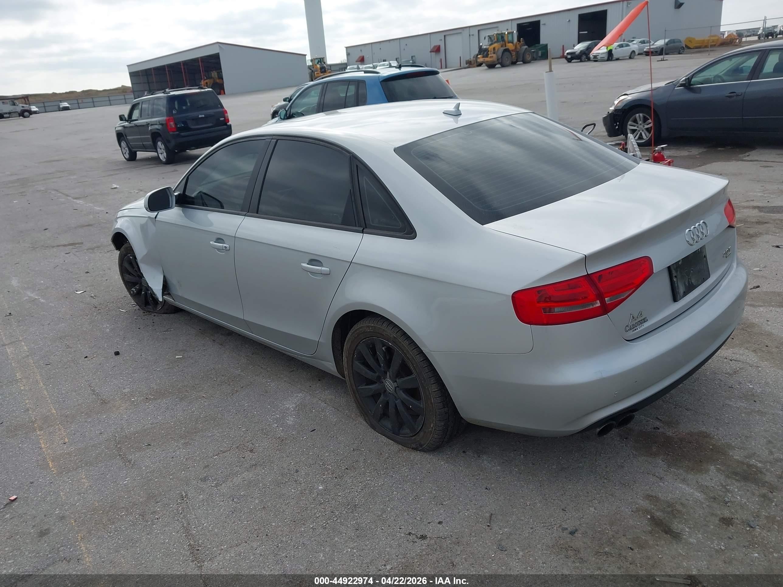 2013 Audi A4 2.0t Premium Silver vin: WAUDFAFL4DN043639