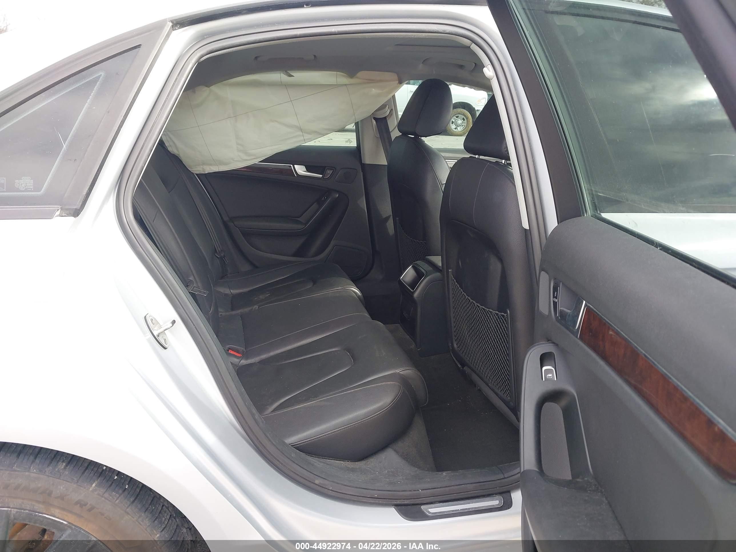 2013 Audi A4 2.0t Premium Silver vin: WAUDFAFL4DN043639