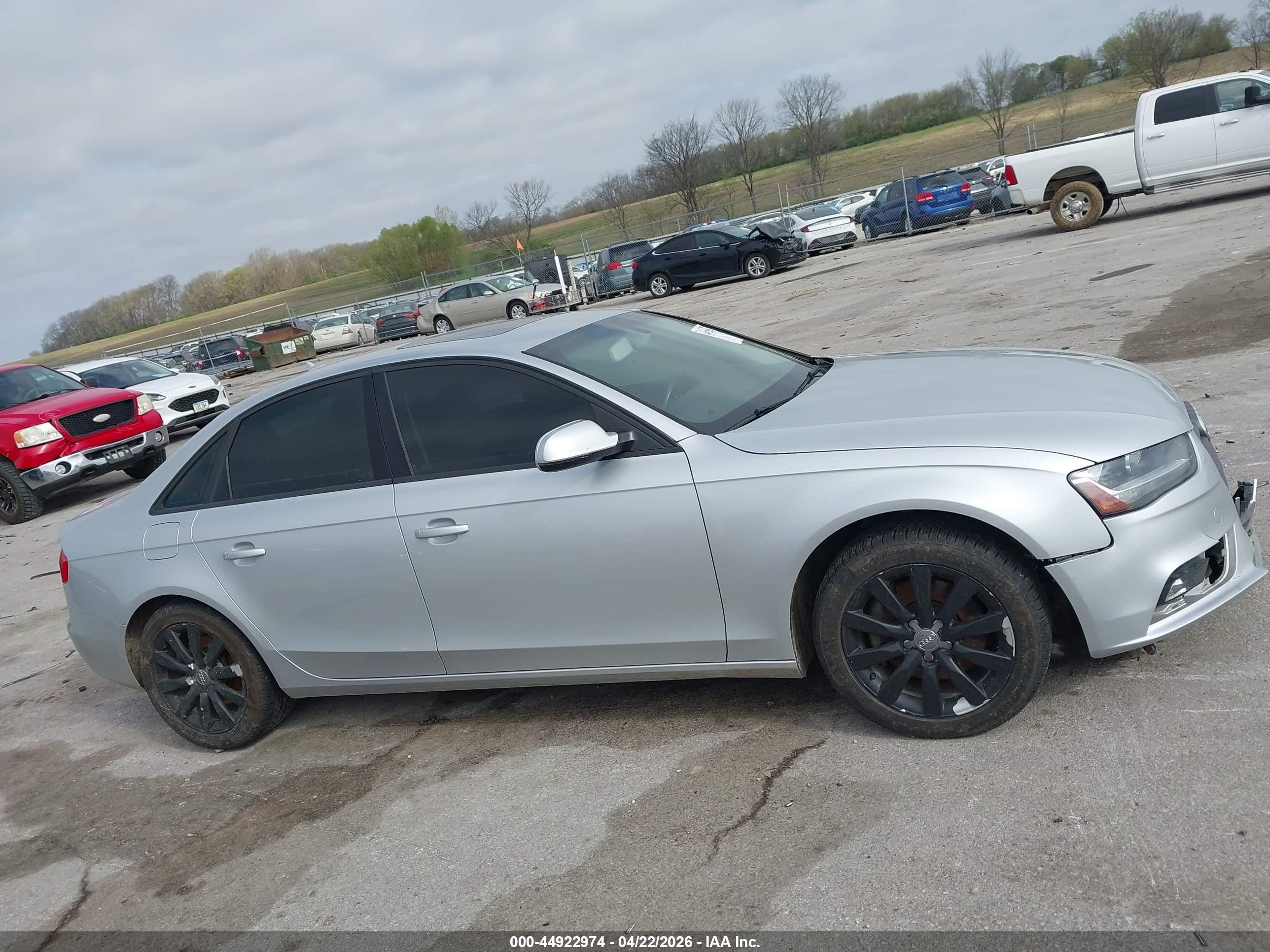 2013 Audi A4 2.0t Premium Silver vin: WAUDFAFL4DN043639