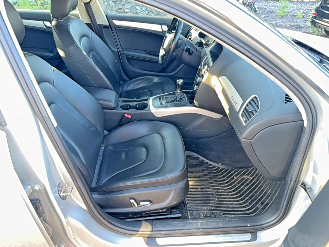 2013 Audi A4 Premium Серебряный vin: WAUDFAFL6DN039835