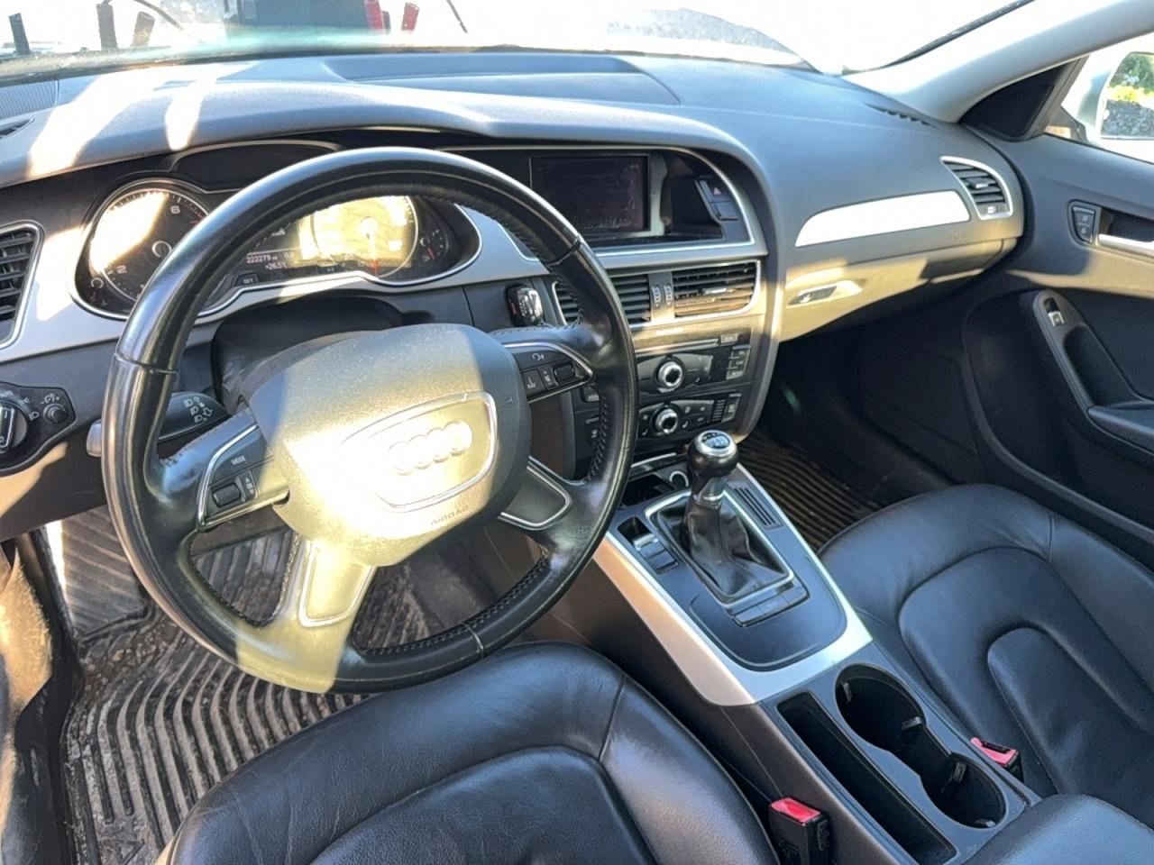 2013 Audi A4 Premium Серебряный vin: WAUDFAFL6DN039835