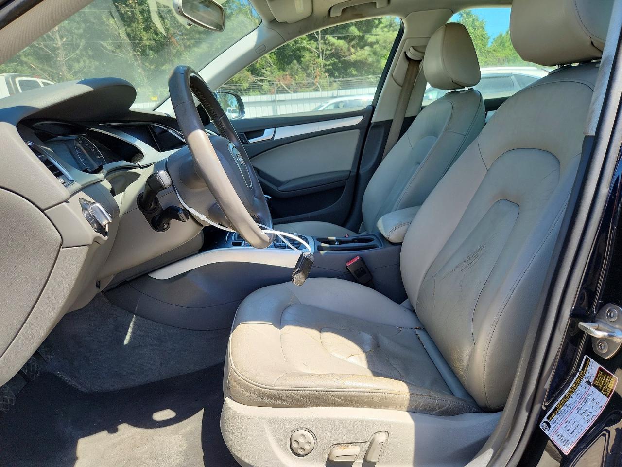 2011 Audi A4 Premium Синий vin: WAUDFAFL9BN038515
