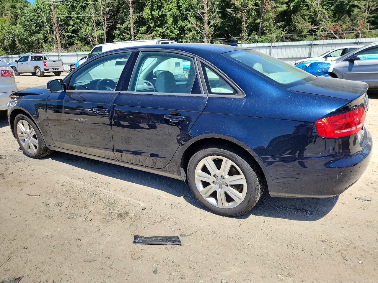 2011 Audi A4 Premium Синий vin: WAUDFAFL9BN038515