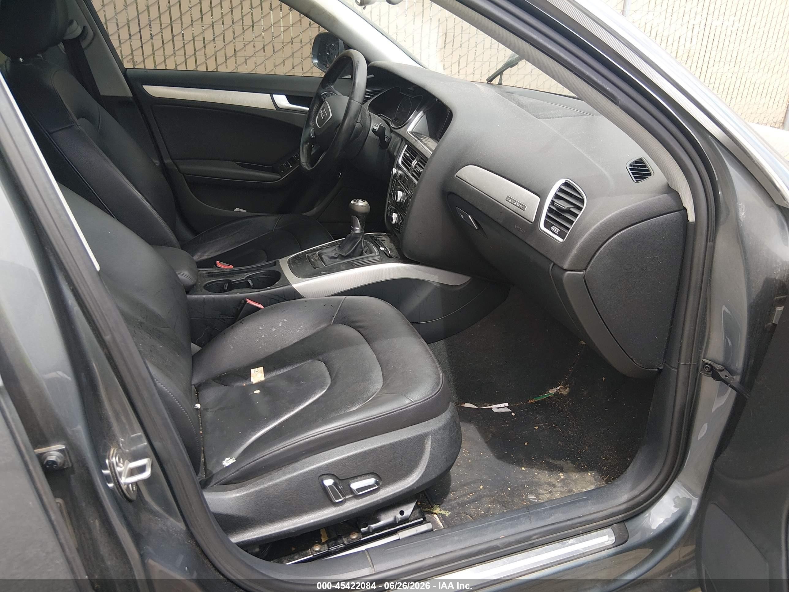 2013 Audi A4 2.0t Premium Серый vin: WAUDFAFL9DN029669