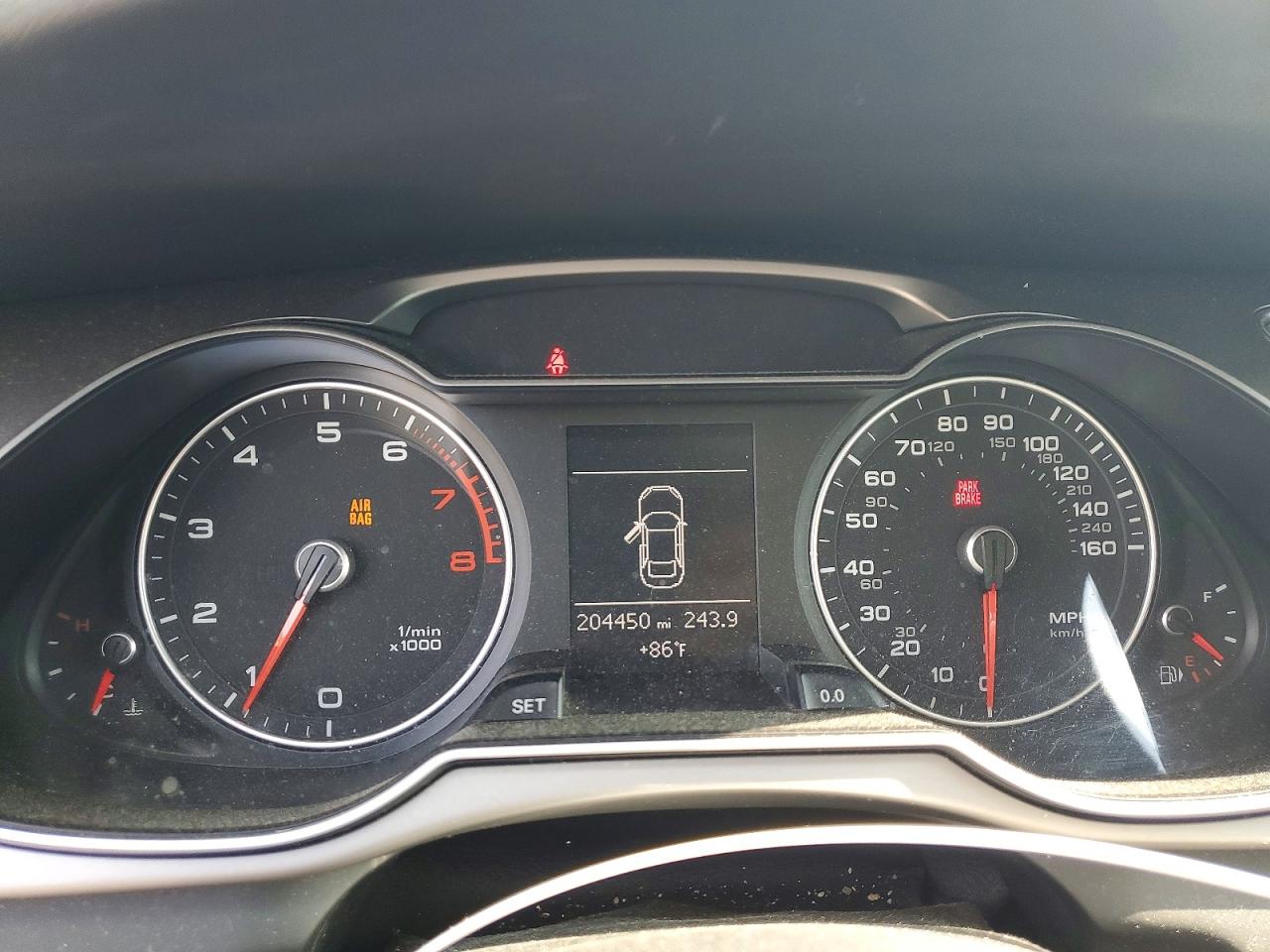 2014 Audi A4 Premium Silver vin: WAUDFAFLXEN028936