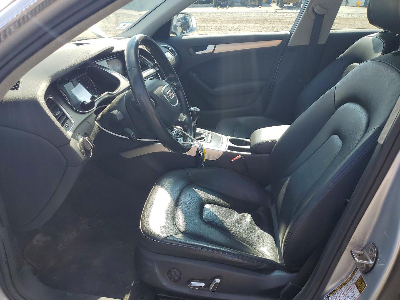 2014 Audi A4 Premium Silver vin: WAUDFAFLXEN028936