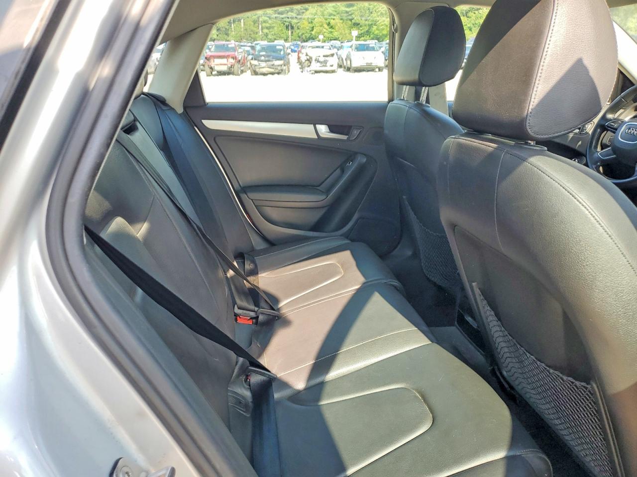 2014 Audi A4 Premium Silver vin: WAUDFAFLXEN028936