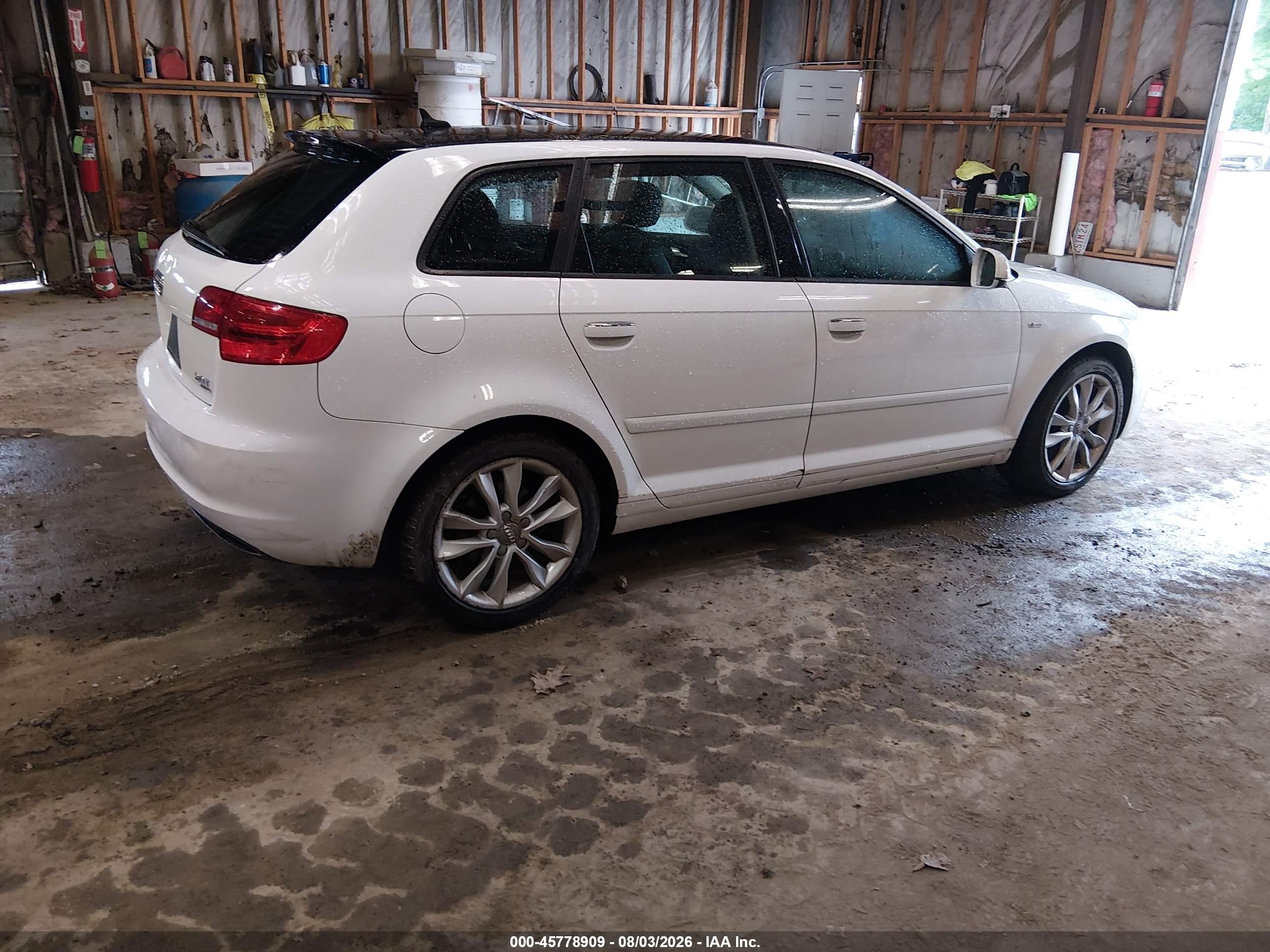 2012 Audi A3 2.0t Premium Белый vin: WAUDFAFM4CA096047