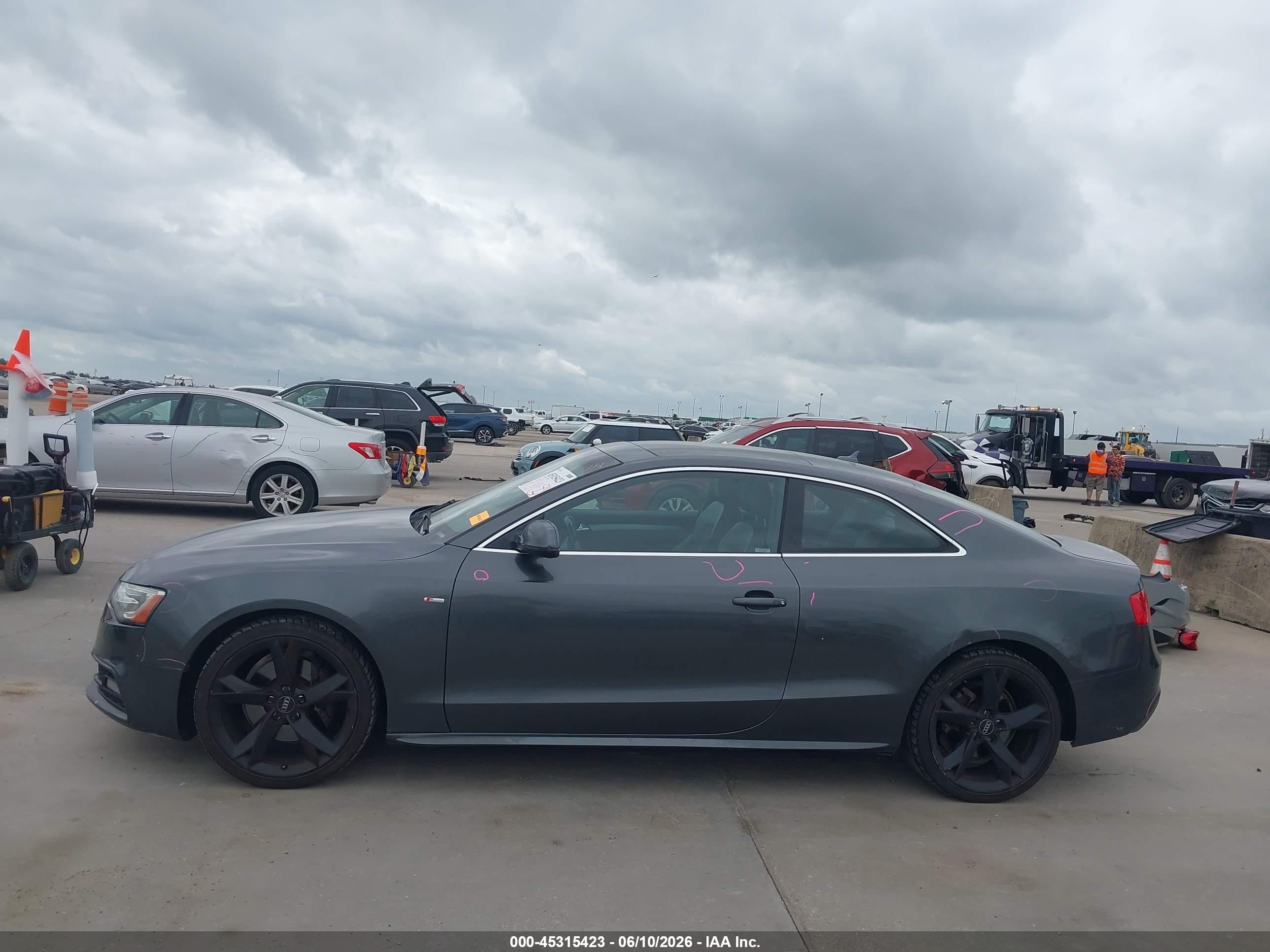 2013 Audi A5 2.0t Gray vin: WAUDFBFR6DA053610