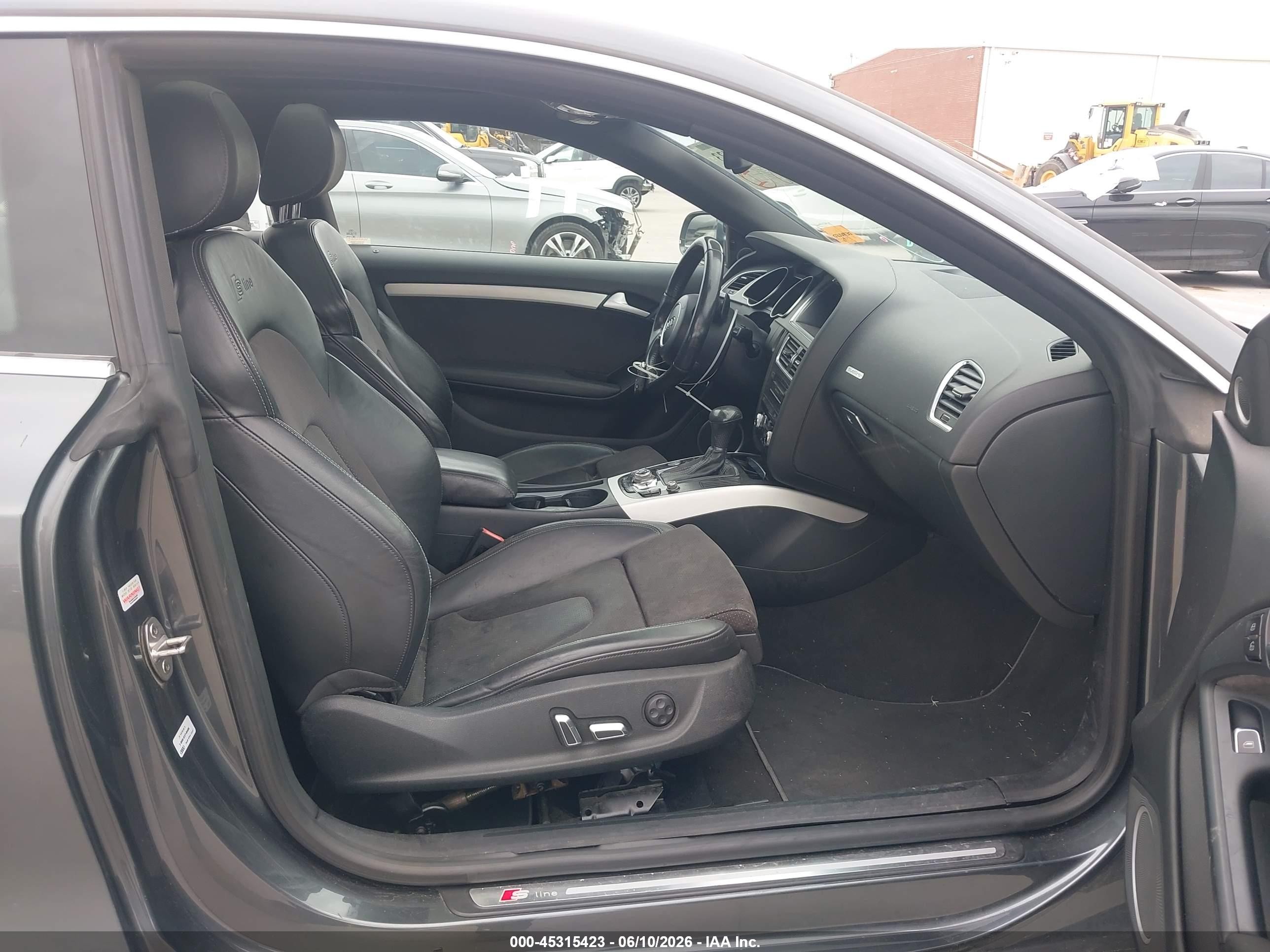 2013 Audi A5 2.0t Gray vin: WAUDFBFR6DA053610