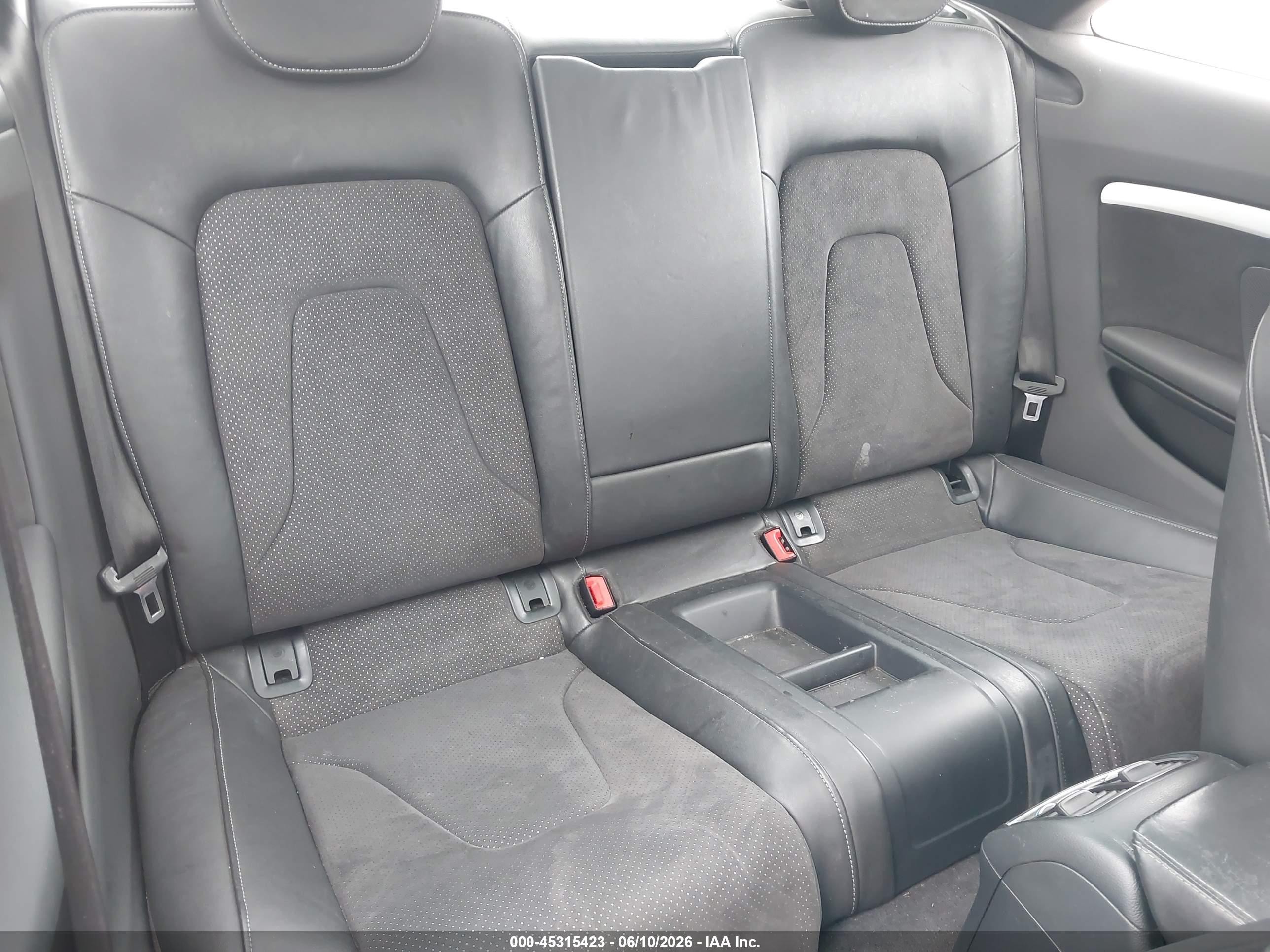 2013 Audi A5 2.0t Gray vin: WAUDFBFR6DA053610