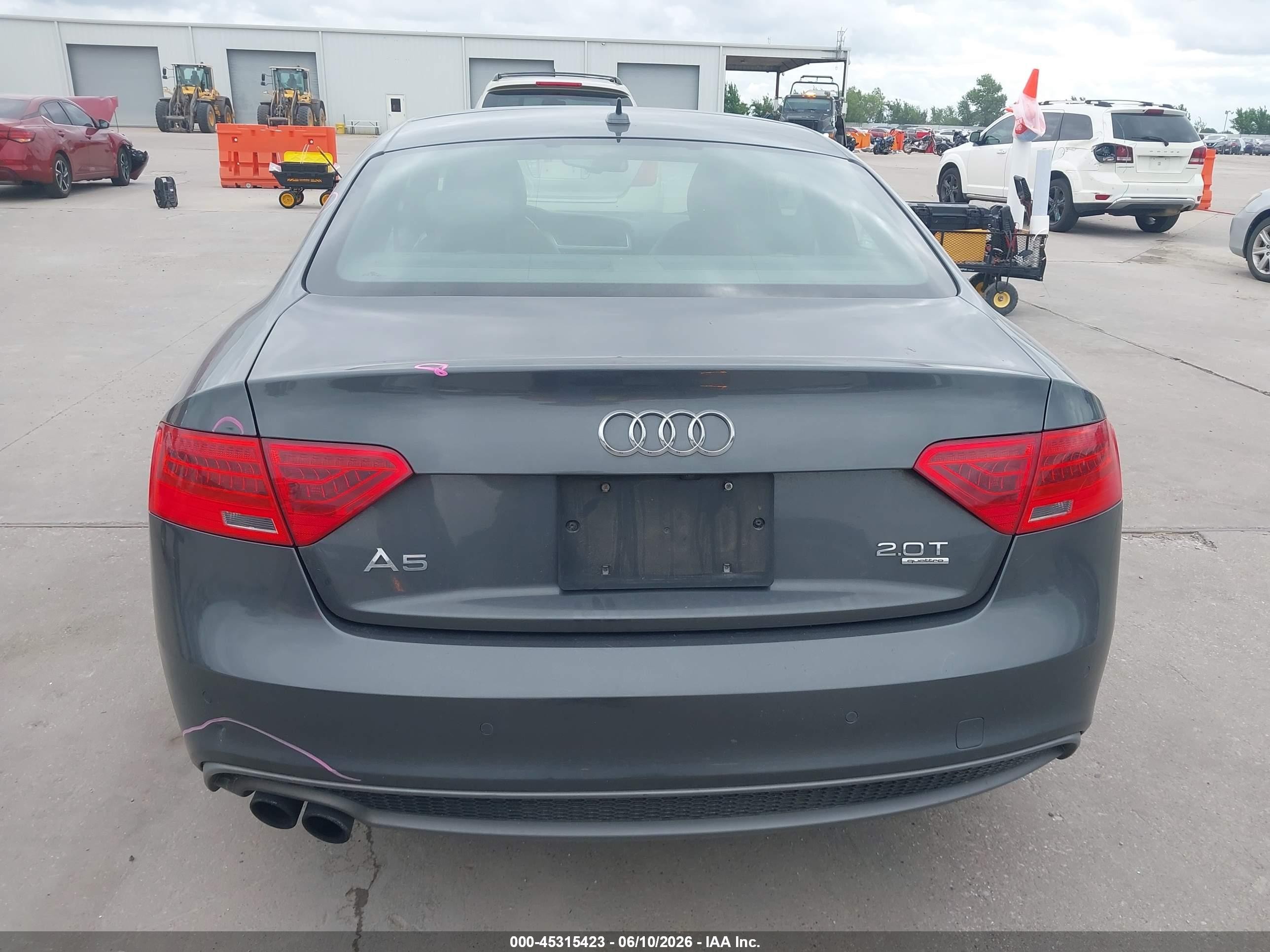 2013 Audi A5 2.0t Gray vin: WAUDFBFR6DA053610