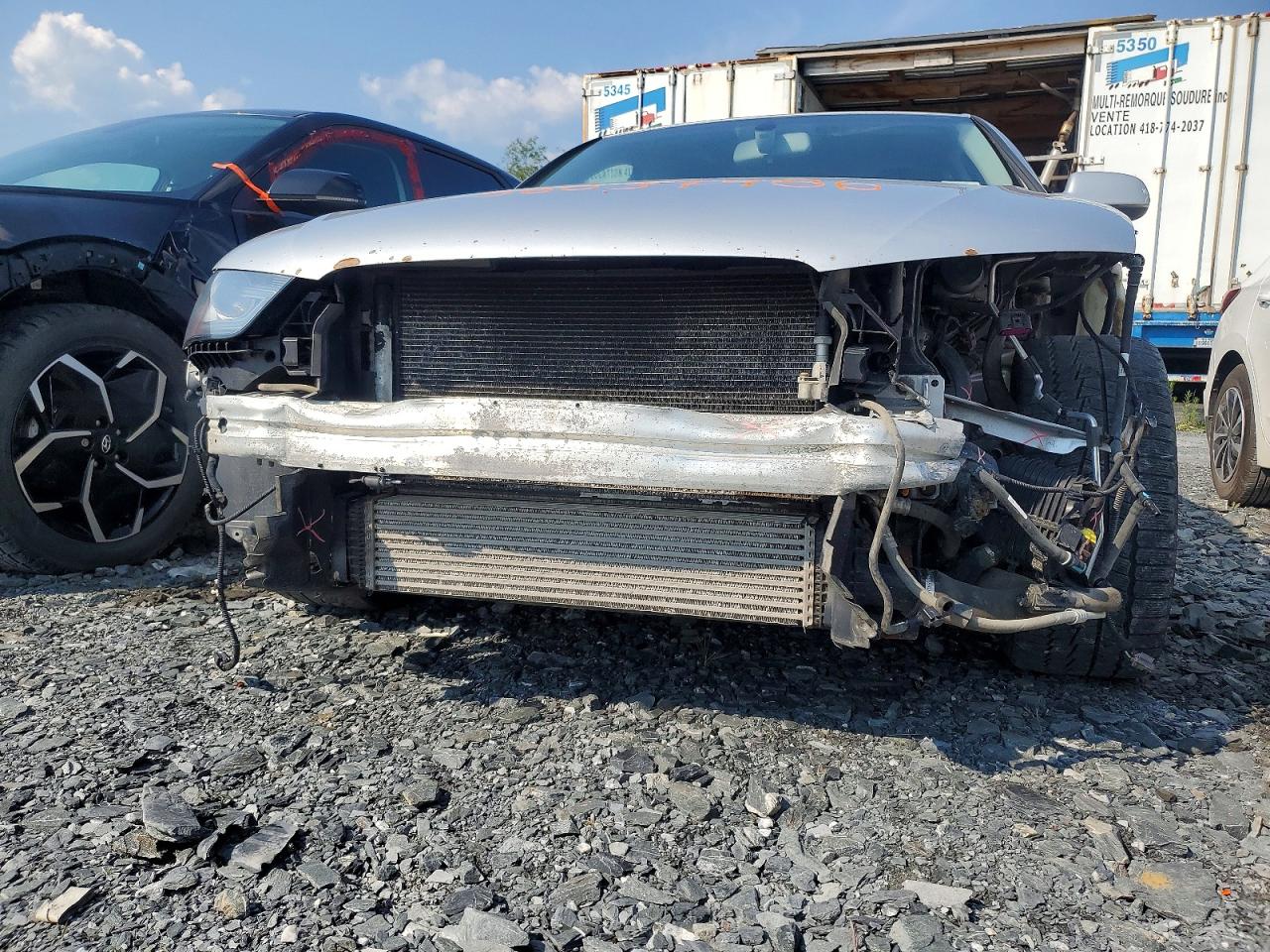 2014 Audi A4 Premium Серебряный vin: WAUDFCFL1EN002284