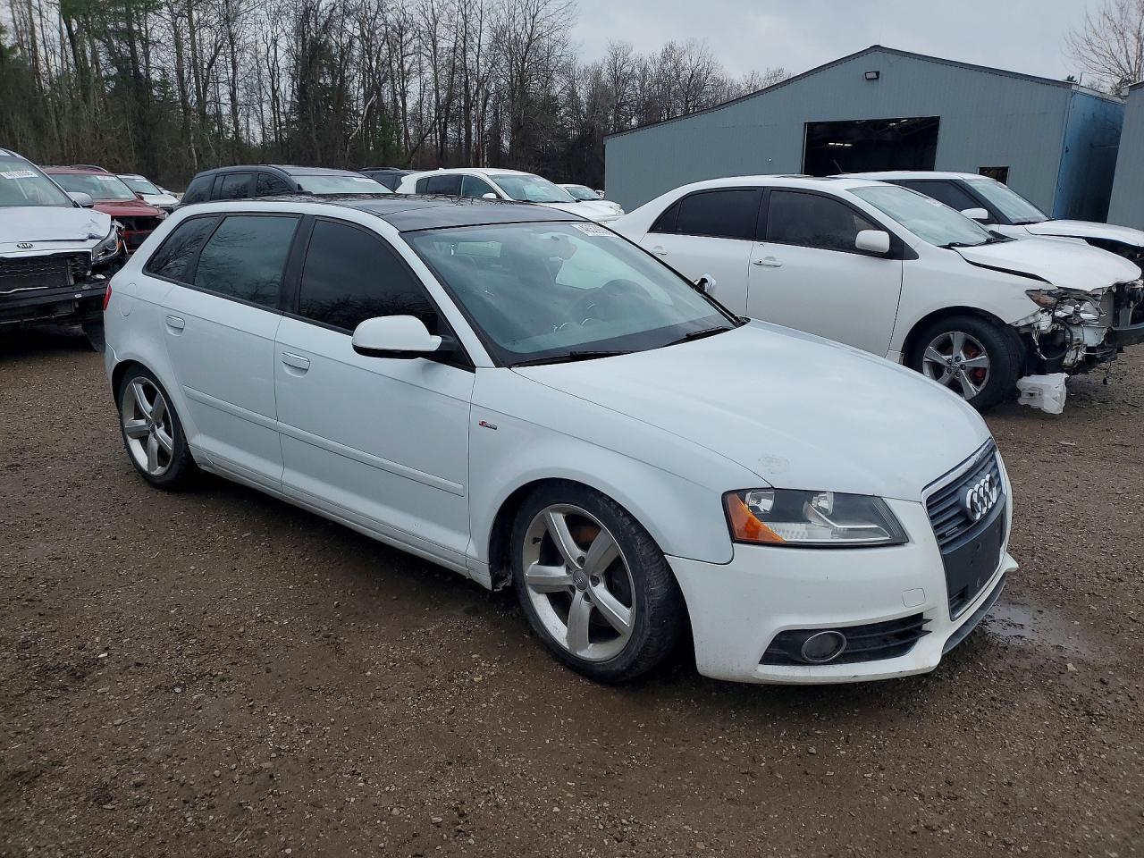 2013 Audi A3 Premium White vin: WAUDFCFM1DA007595