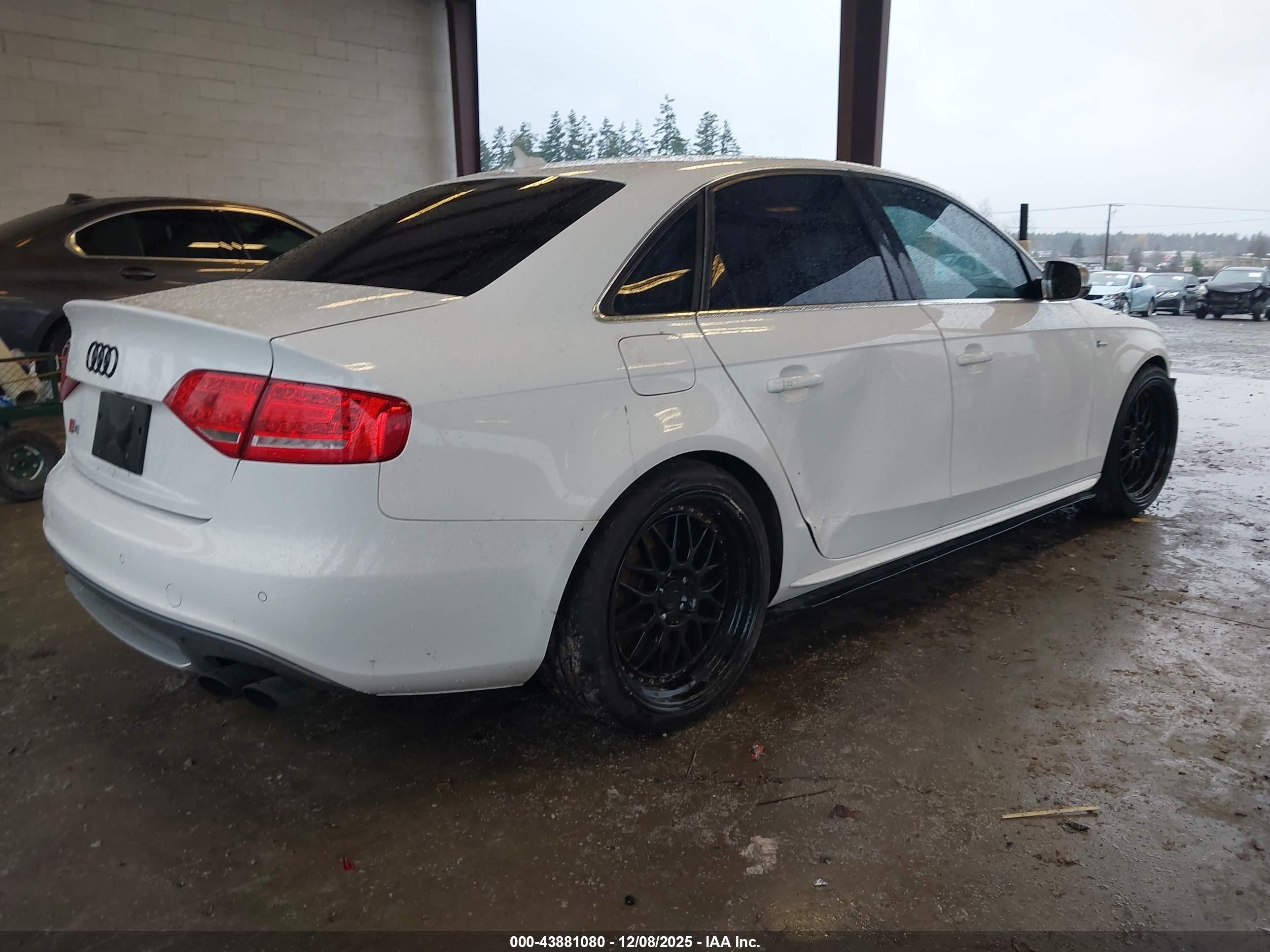 2012 Audi S4 3.0 Premium Plus Белый vin: WAUDGAFL1CA026431