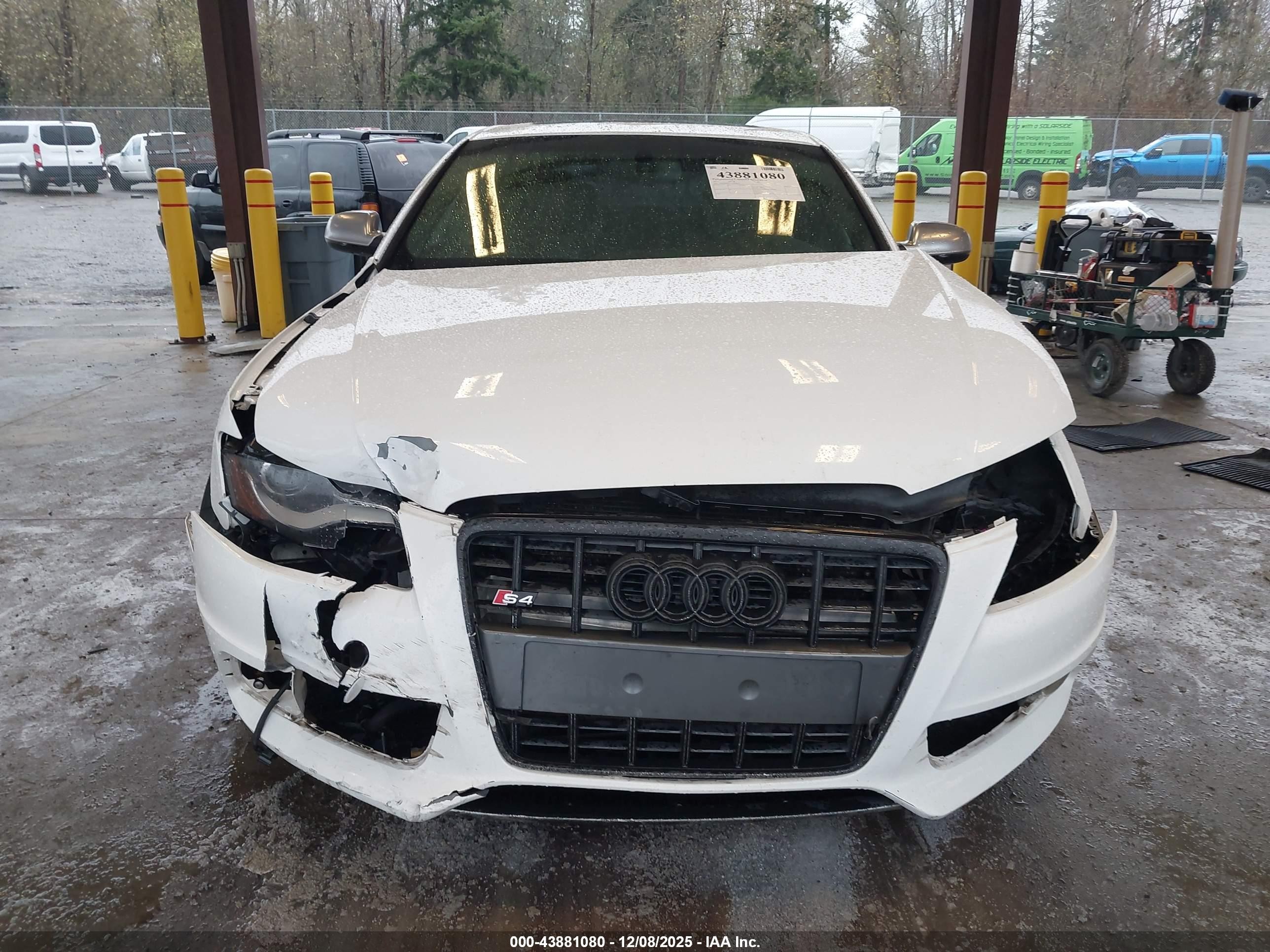 2012 Audi S4 3.0 Premium Plus Белый vin: WAUDGAFL1CA026431