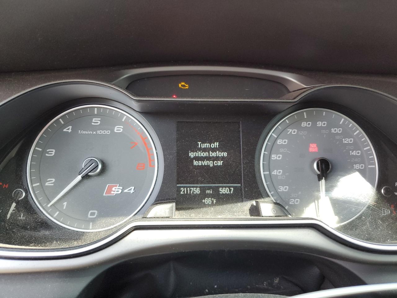 2014 Audi S4 Premium Plus Красный vin: WAUDGAFL3EA019550