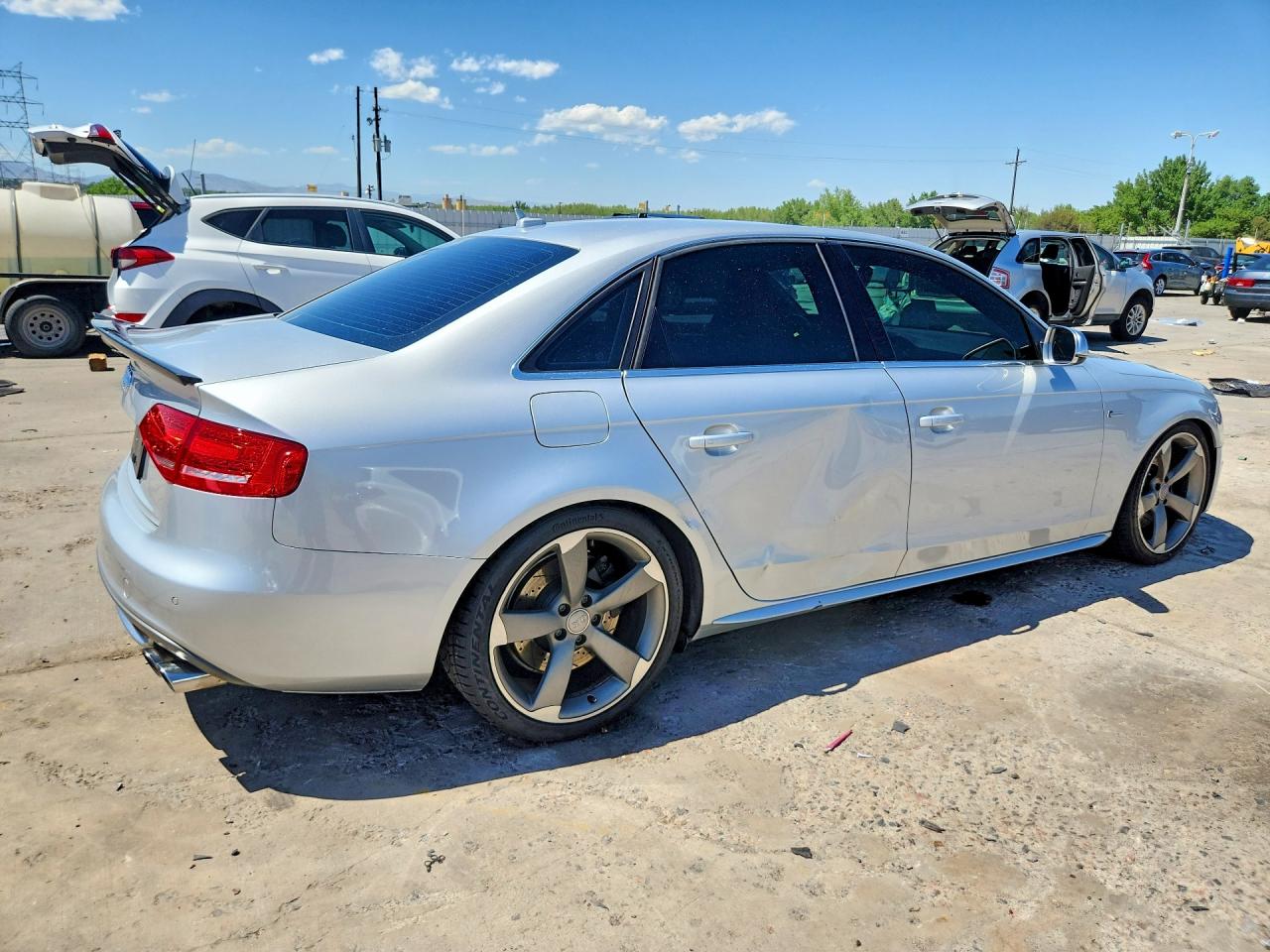 2010 Audi S4 Premium Plus Silver vin: WAUDGAFL5AA110006