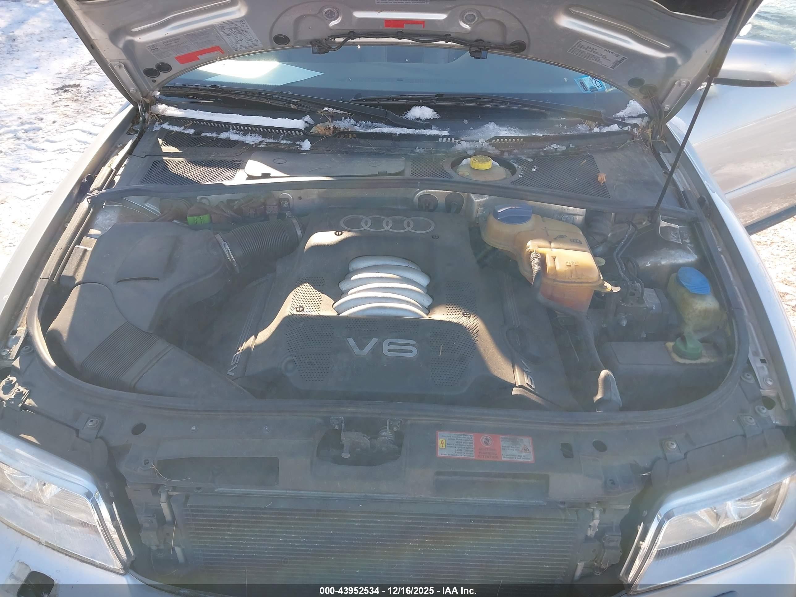 2000 Audi A4 2.8 Silver vin: WAUDH28DXYA031014