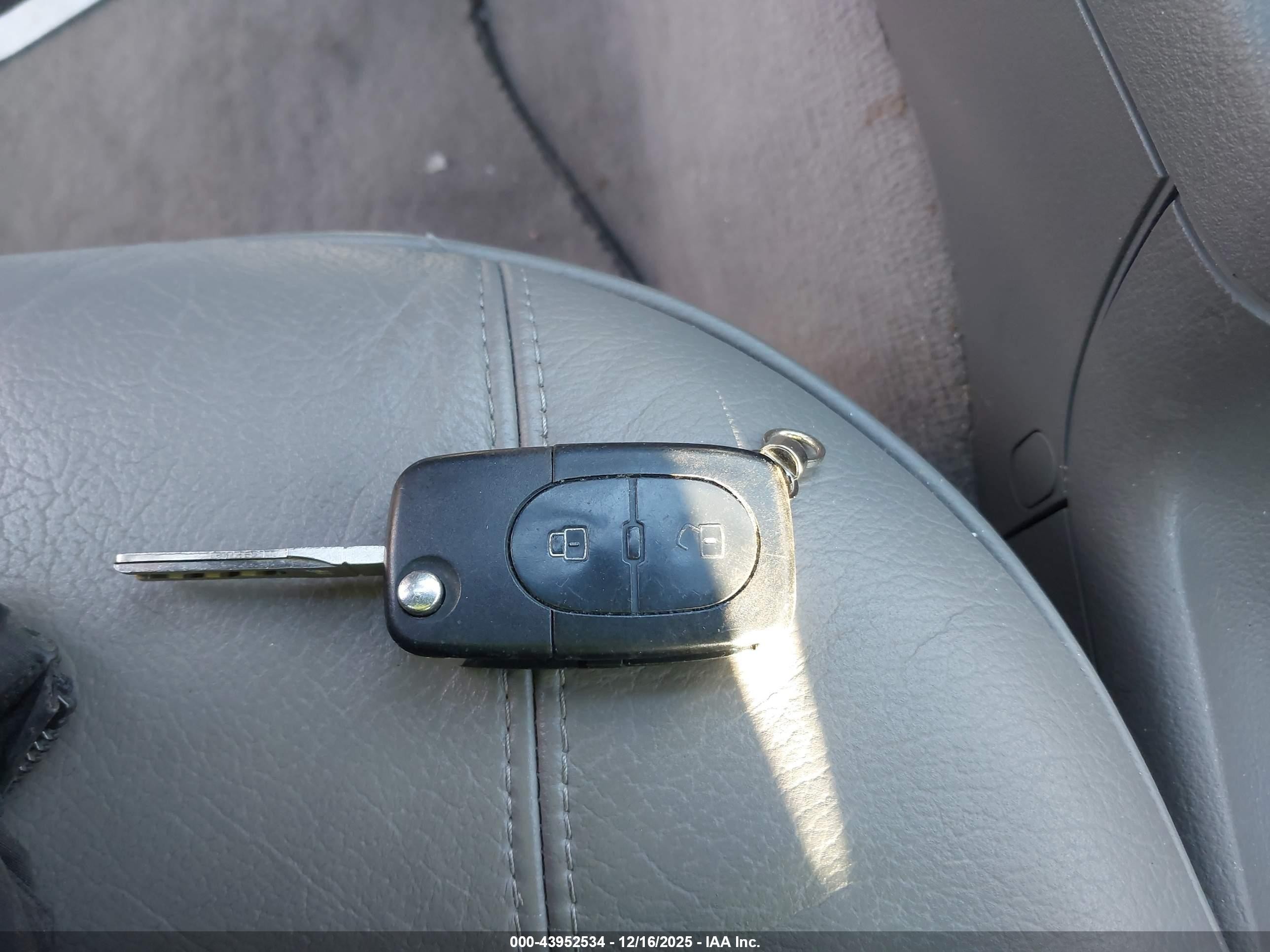 2000 Audi A4 2.8 Silver vin: WAUDH28DXYA031014