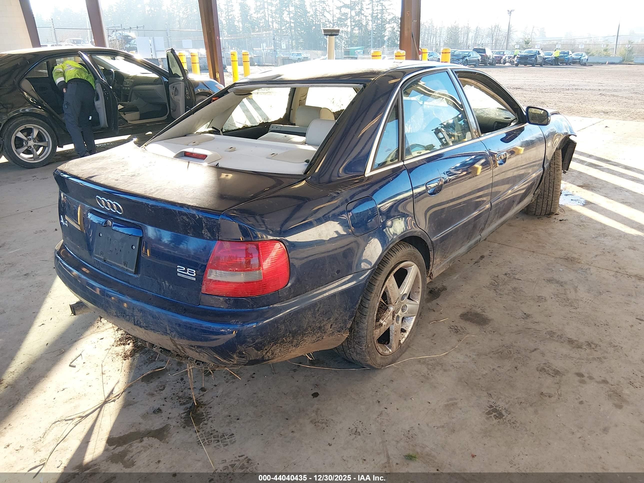 2000 Audi A4 2.8 Blue vin: WAUDH28DXYA032714