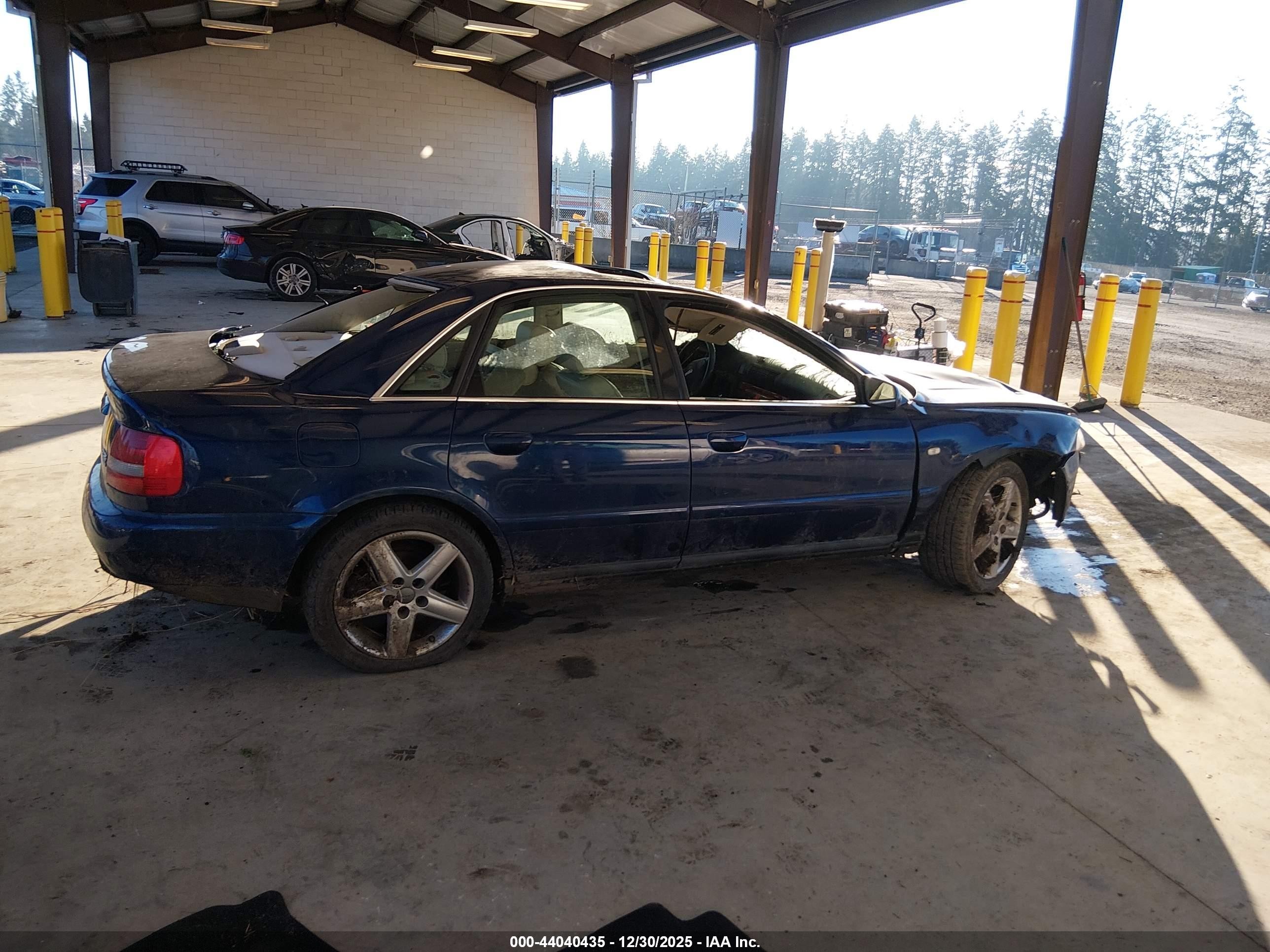 2000 Audi A4 2.8 Blue vin: WAUDH28DXYA032714