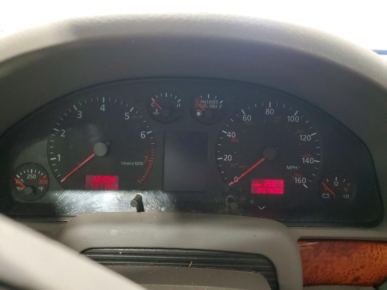 2001 Audi A4 2.8 Quattro Серебряный vin: WAUDH68D61A001957