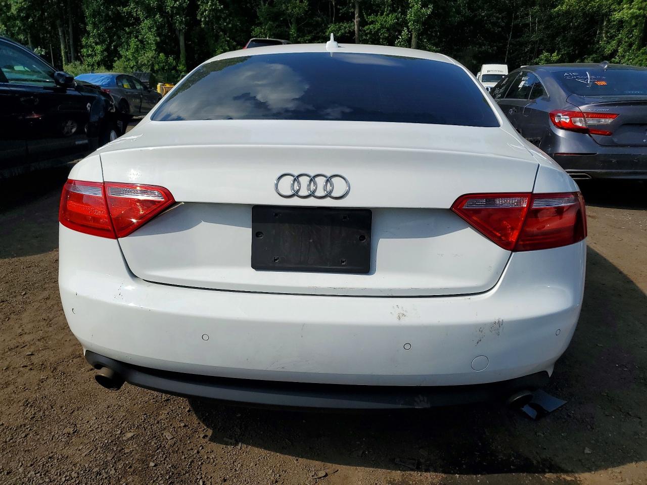 2009 Audi A5 Quattro White vin: WAUDK78T89A022402
