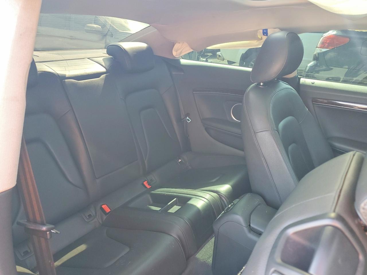 2009 Audi A5 Quattro White vin: WAUDK78T89A022402