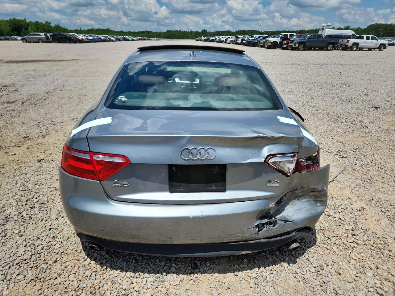 2009 Audi A5 Quattro Silver vin: WAUDK78TX9A041419