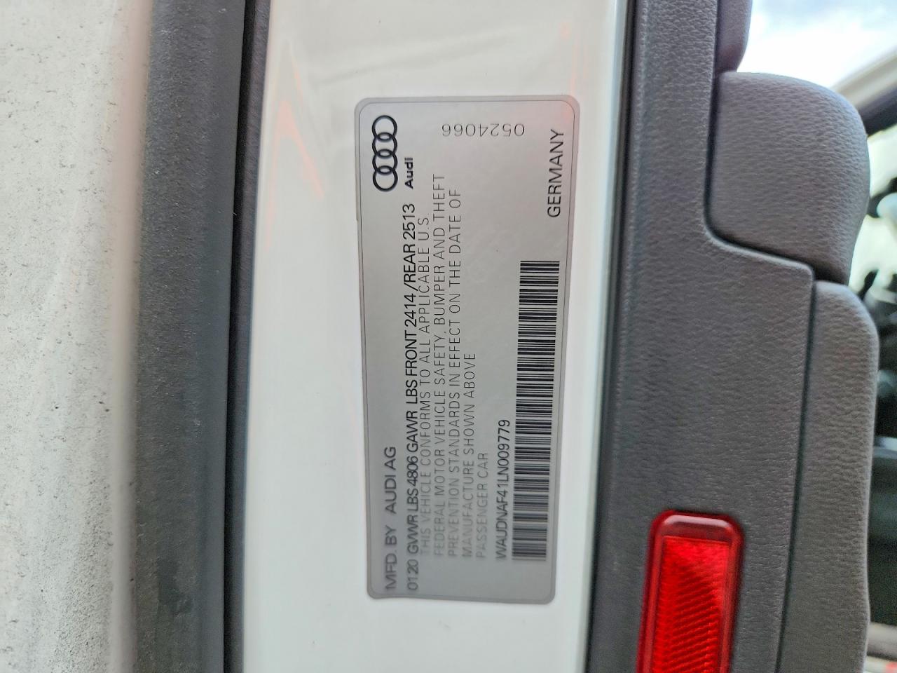 2020 Audi A4 Premium White vin: WAUDNAF41LN009779