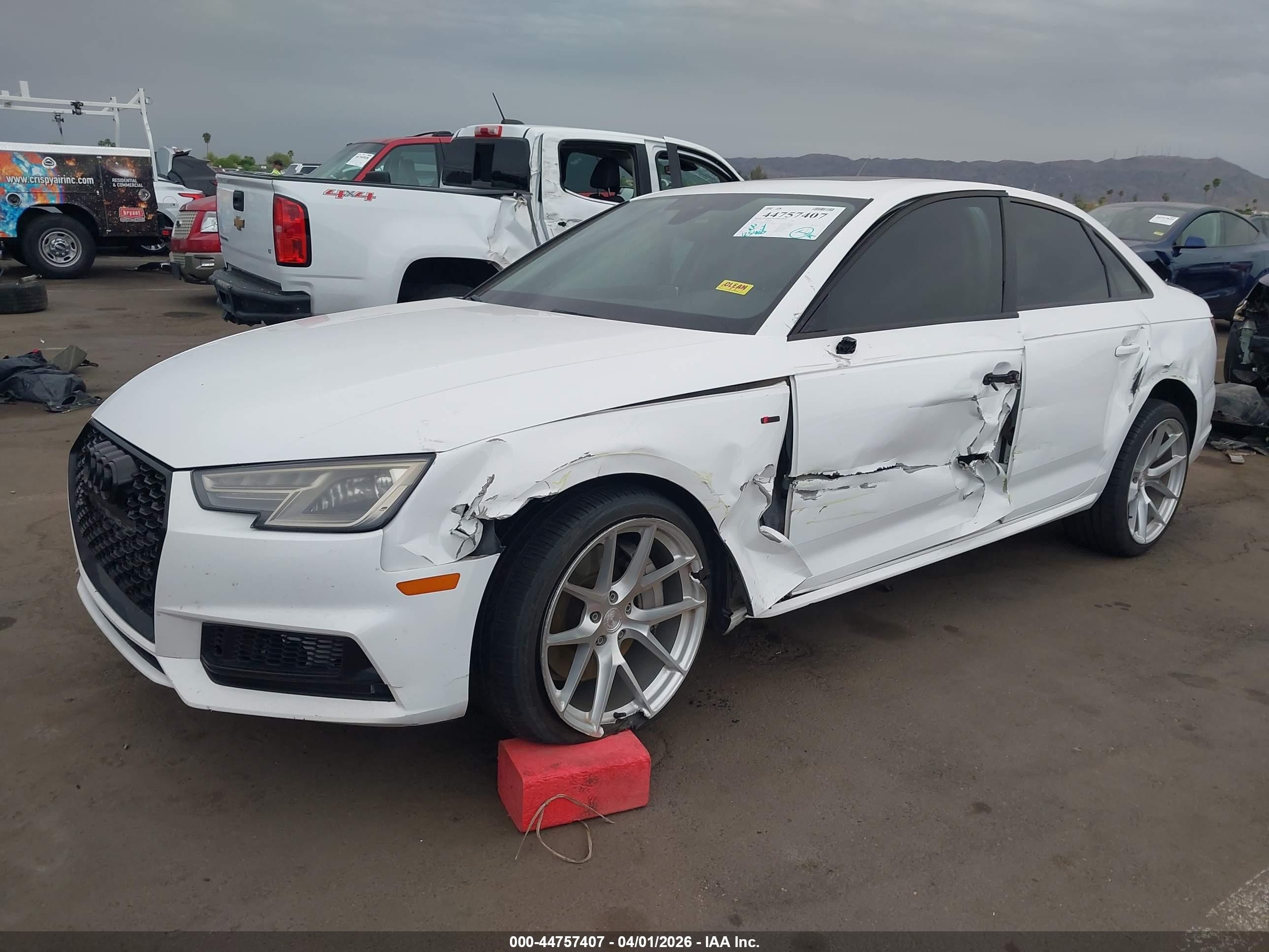 2017 Audi A4 2.0t Season Of Audi Premium White vin: WAUDNAF49HN054718
