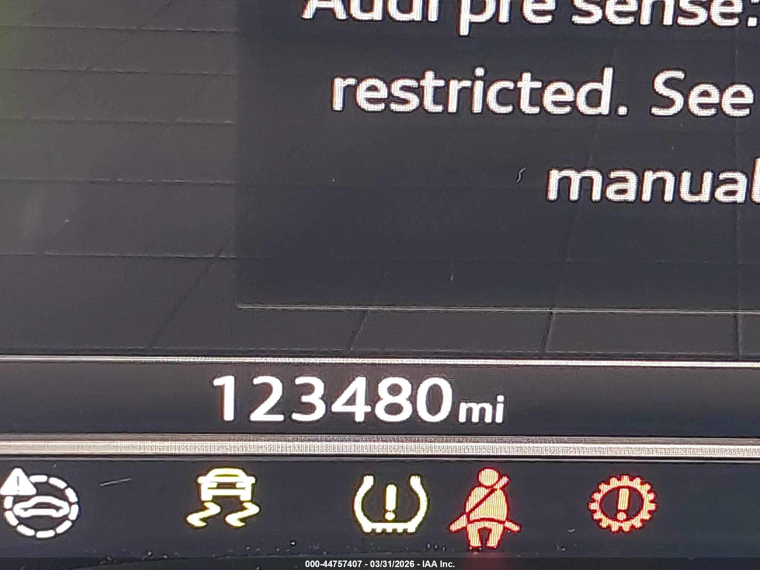 2017 Audi A4 2.0t Season Of Audi Premium White vin: WAUDNAF49HN054718