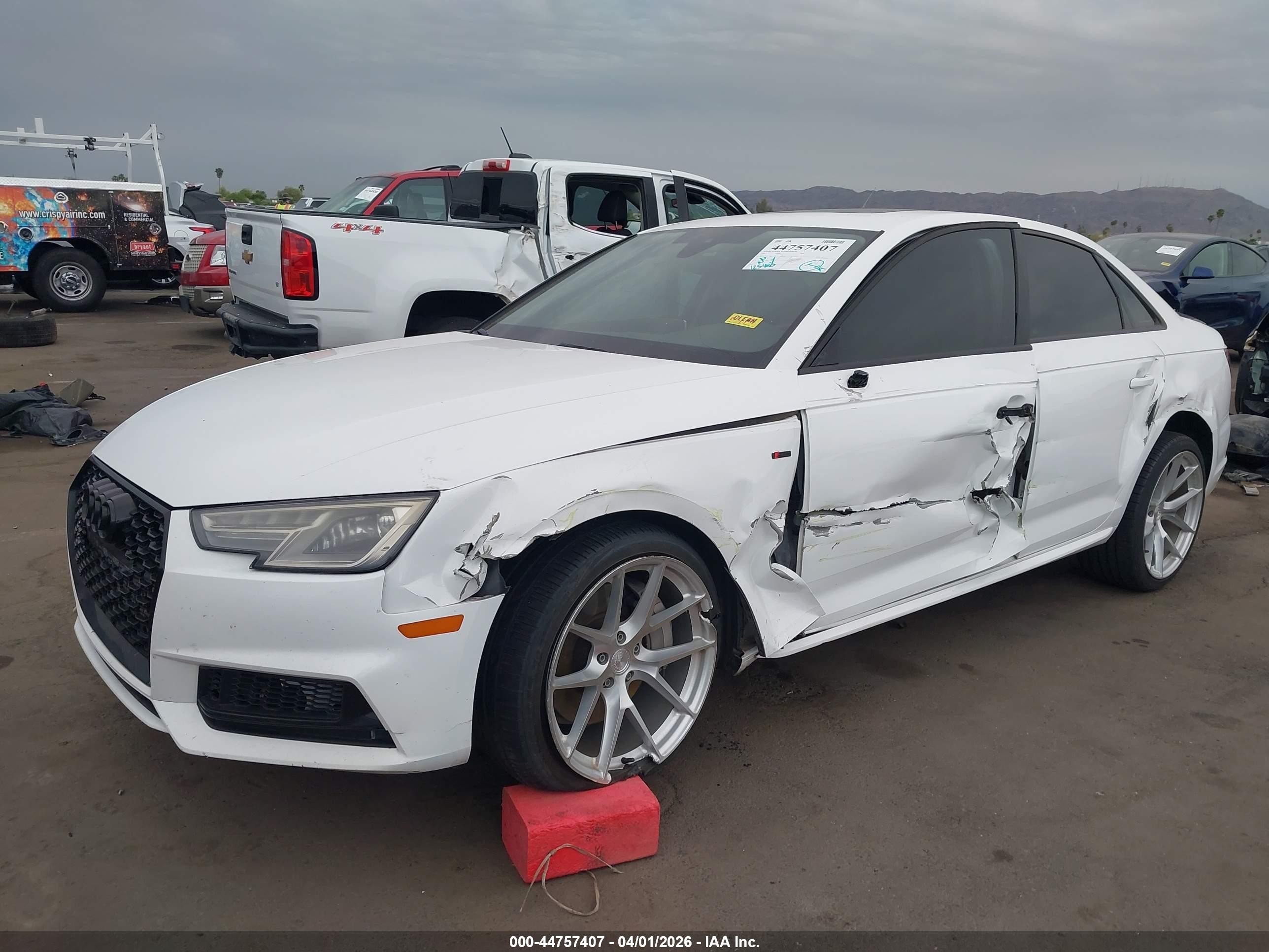 2017 Audi A4 2.0t Season Of Audi Premium White vin: WAUDNAF49HN054718