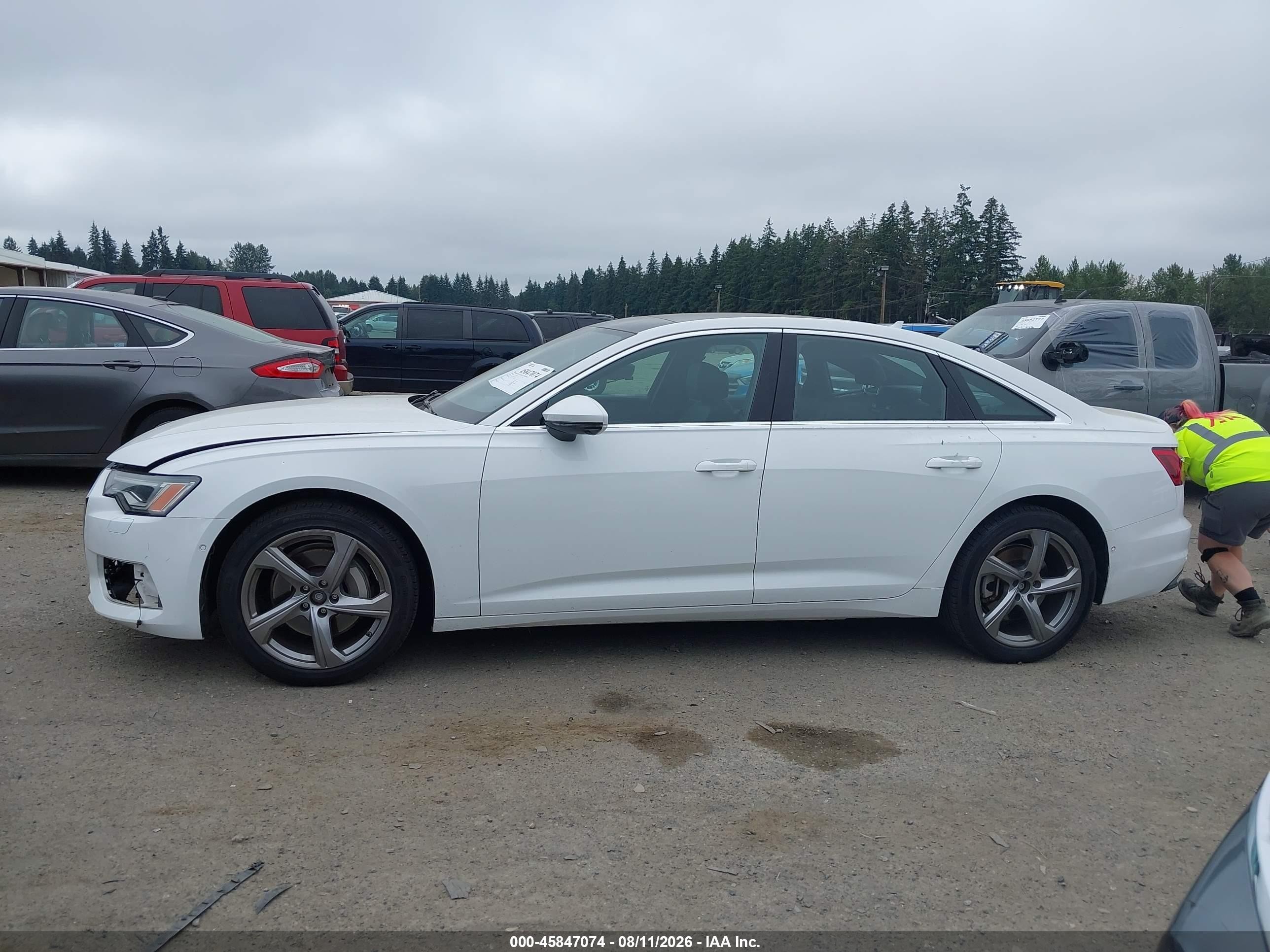 2024 Audi A6 Premium Plus 45 Tfsi Quattro S Tronic Белый vin: WAUE3BF28RN031835