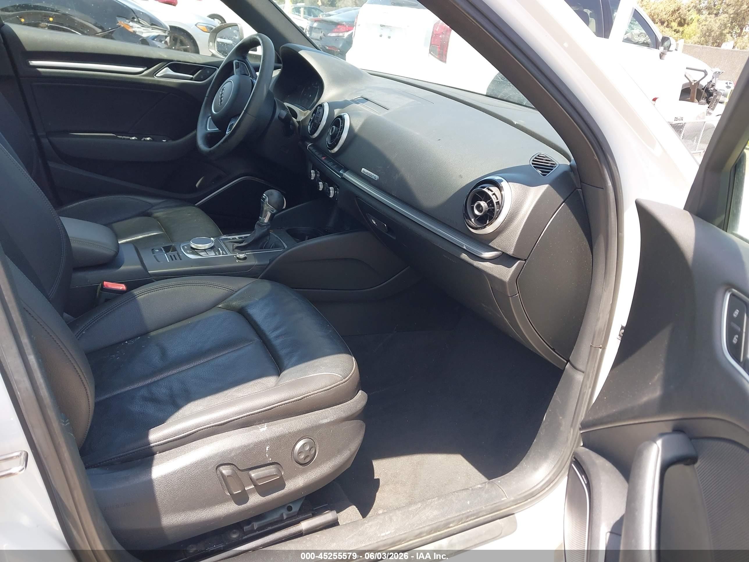 2016 Audi A3 2.0t Premium Белый vin: WAUE8GFFXG1046746