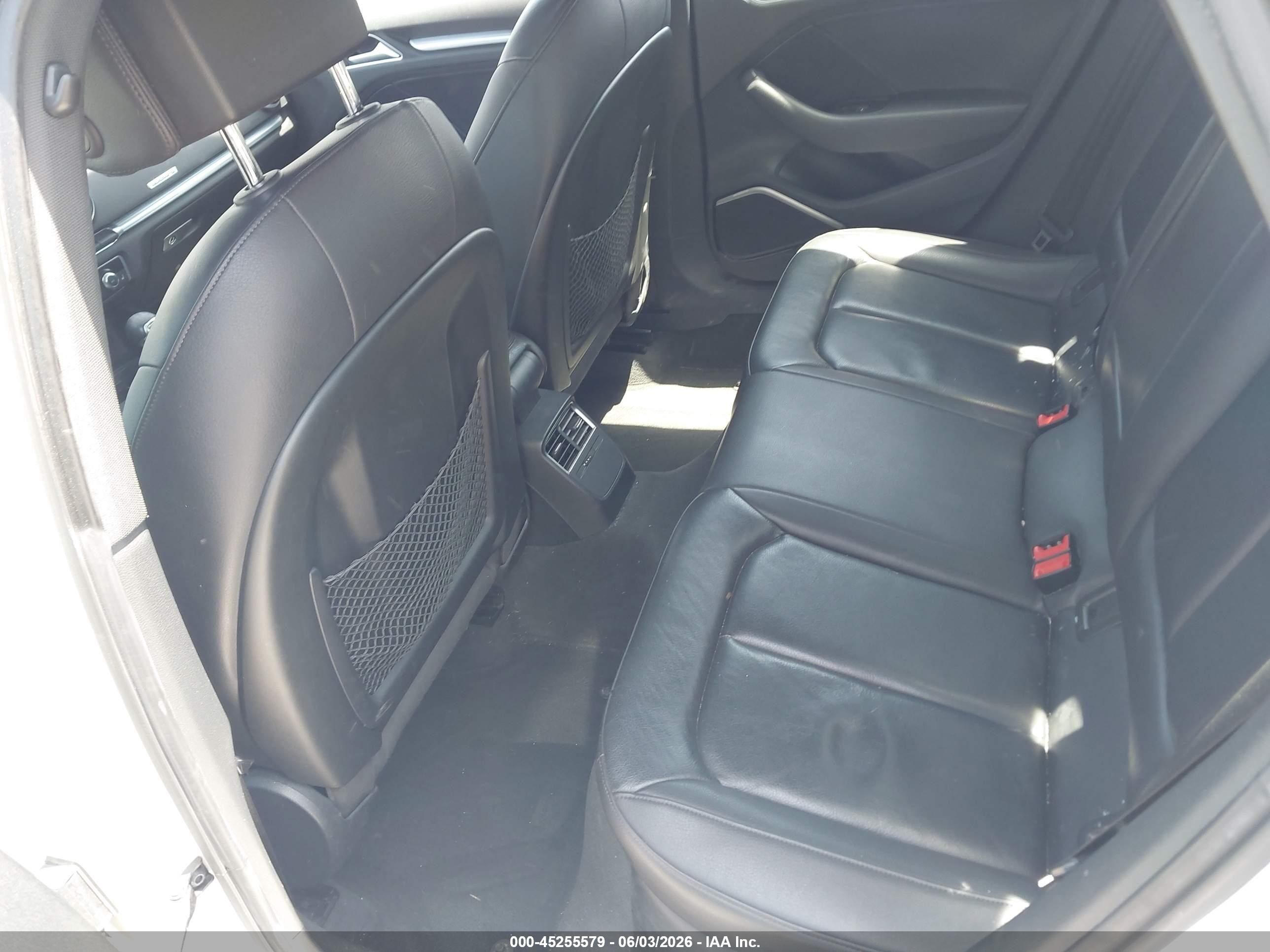 2016 Audi A3 2.0t Premium Белый vin: WAUE8GFFXG1046746