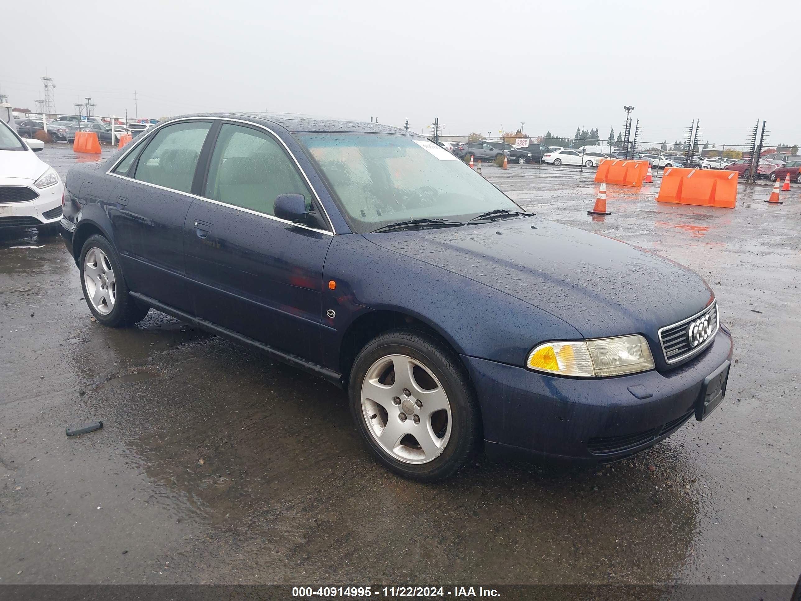 1996 Audi A4 Quattro Синий vin: WAUEA88D6TA132801