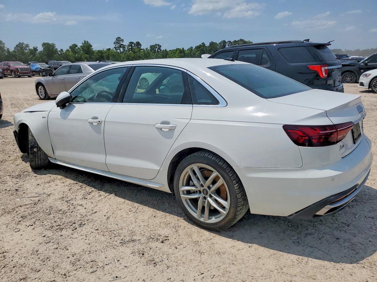 2024 Audi A4 Premium Plus 45 White vin: WAUEAAF43RN014071
